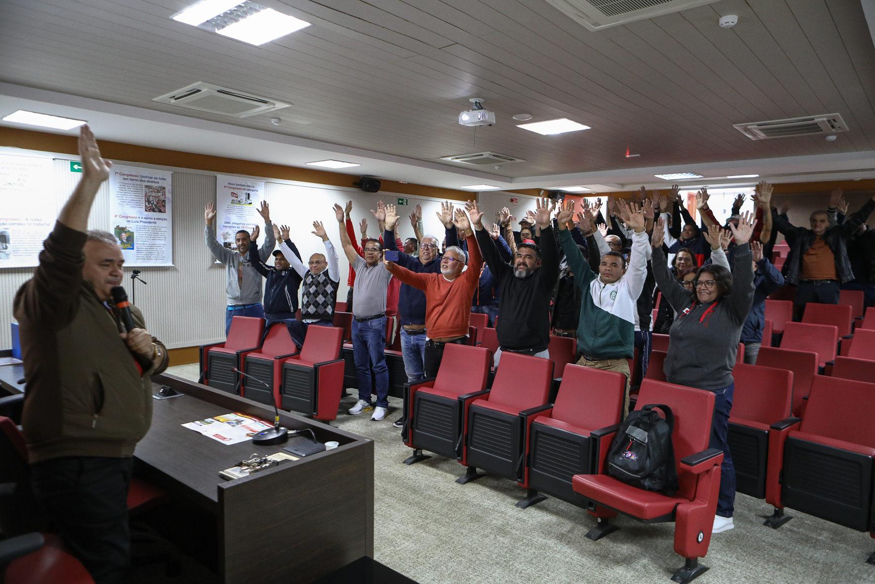 Assembleia para aprovar a pauta da campanha salarial 2025/2026 realizada na Sede do Sindicato dos Químicos do ABC. Rua Senador Fláquer, 813 - Centro de Santo André-SP. Fotos Dino Santos. Brasil_25_09_2025.