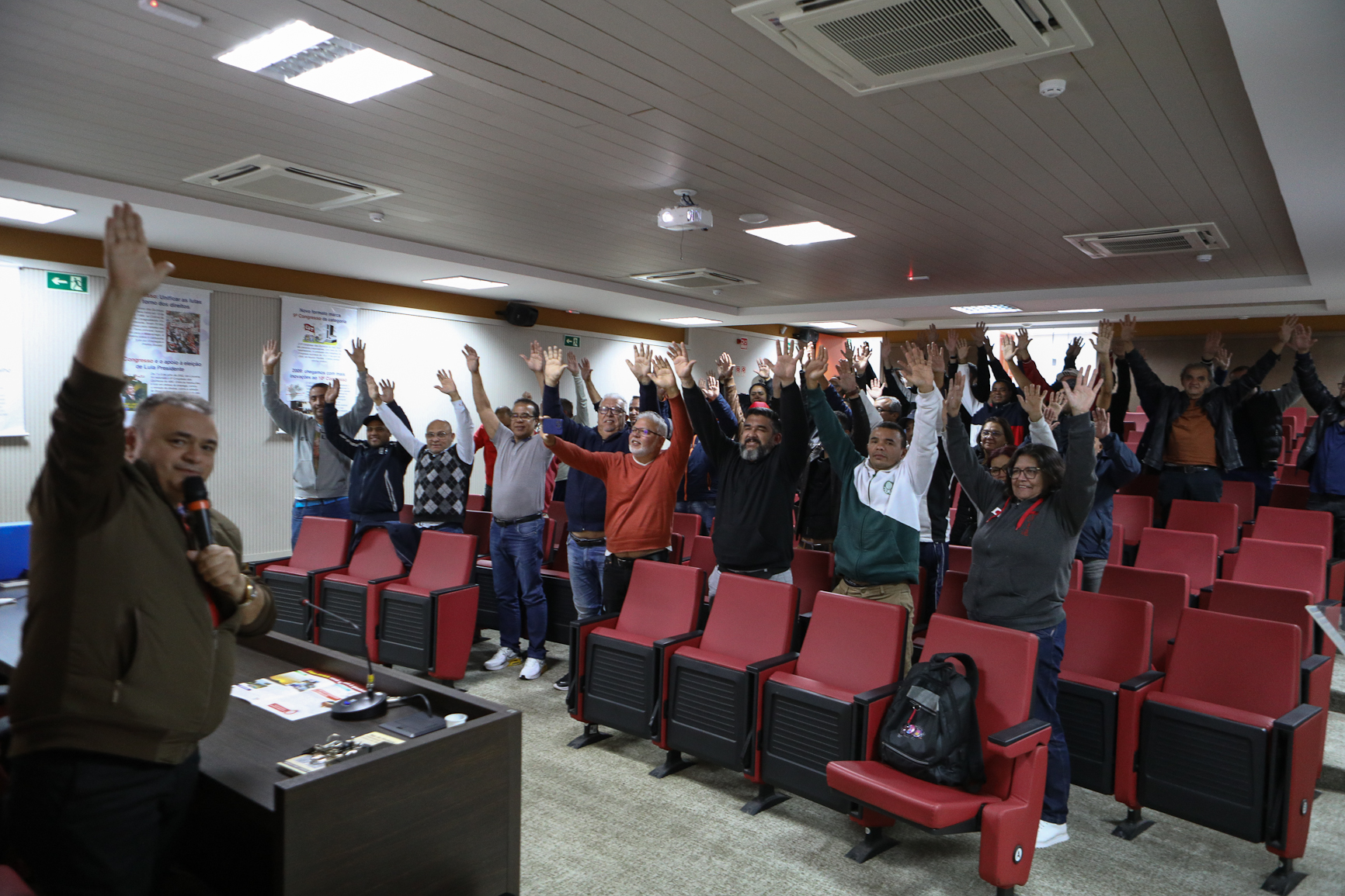 Assembleia para aprovar a pauta da campanha salarial 2025/2026 realizada na Sede do Sindicato dos Químicos do ABC. Rua Senador Fláquer, 813 - Centro de Santo André-SP. Fotos Dino Santos. Brasil_25_09_2025.