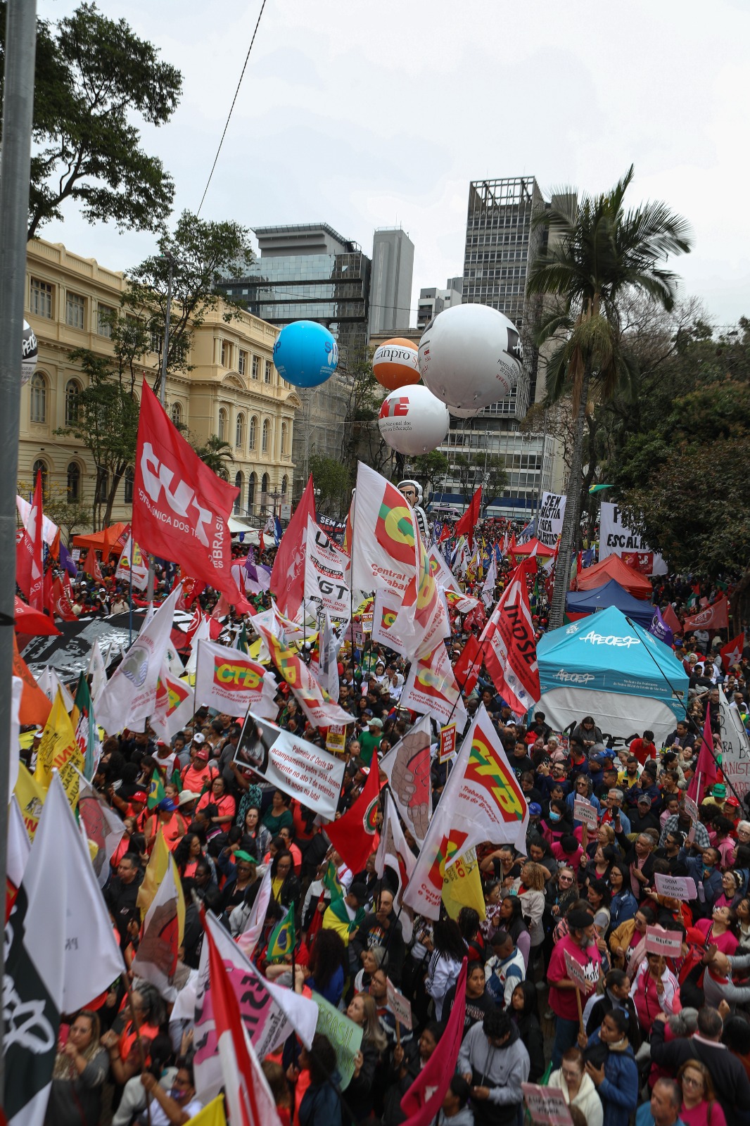 https://spbancarios.com.br/09/2025/7-de-setembro-leva-milhares-ruas-em-defesa-da-soberania-nacional