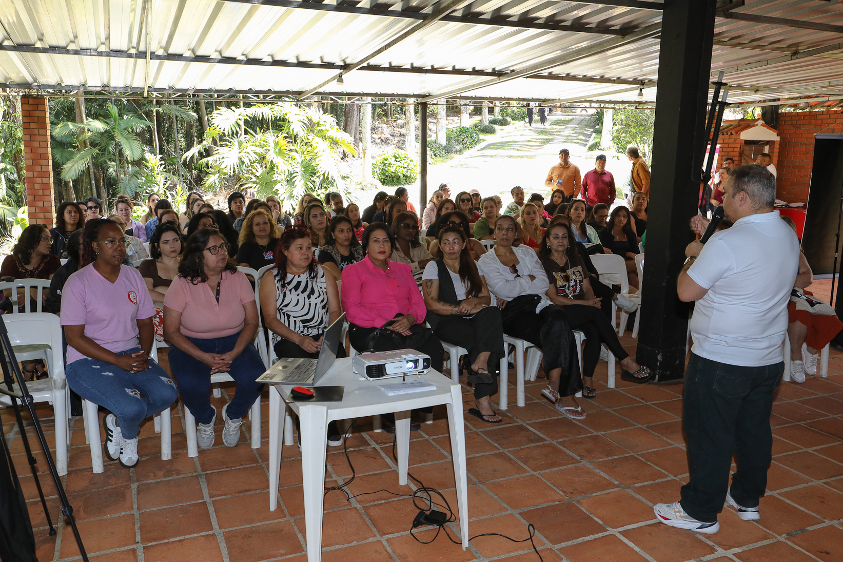 Encerramento do encontro das mulheres trabalhadoras químicas do abc realizado na Chácara Fortaleza. Rua José Marion, 597 - Finco, São Bernardo do Campo-SP. Fotos Dino Santos. Brasil_25_10_2025.