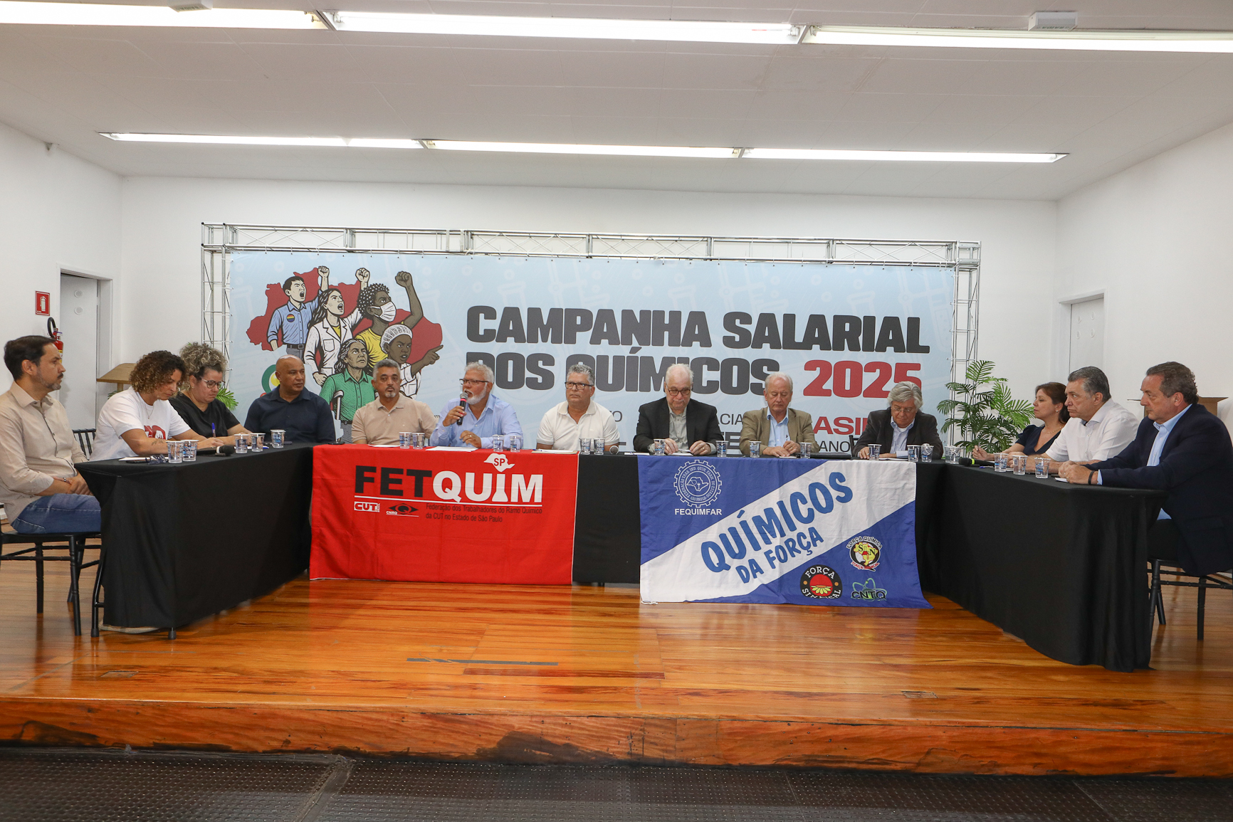 Entrega da pauta da campanha salarial do setor químico para a patronal no Sindicato dos Químicos de São Paulo. Rua Tamandaré, 348 - Liberdade, SP. Fotos Dino Santos. Brasil_06_10_2025.