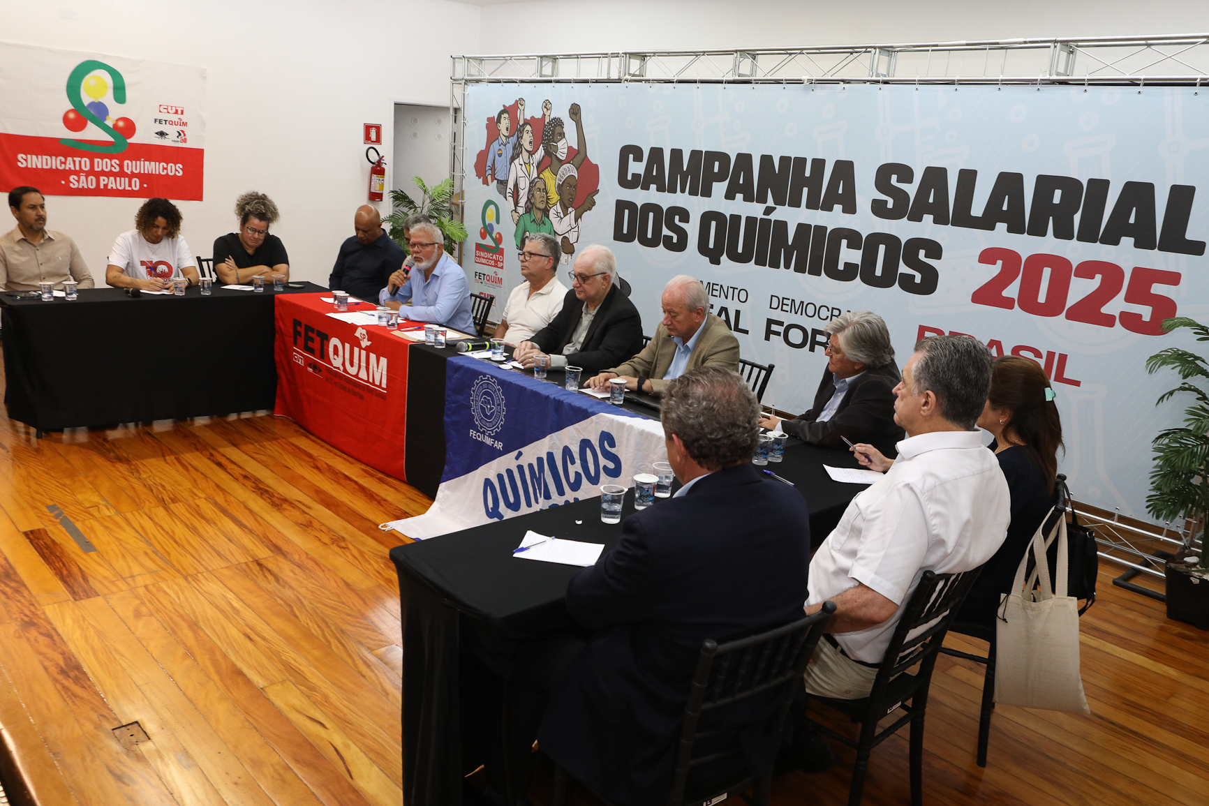 Entrega da pauta da campanha salarial do setor químico para a patronal no Sindicato dos Químicos de São Paulo. Rua Tamandaré, 348 - Liberdade, SP. Fotos Dino Santos. Brasil_06_10_2025.