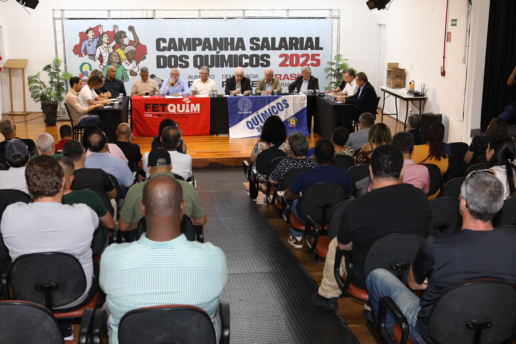 Entrega da pauta da campanha salarial do setor químico para a patronal no Sindicato dos Químicos de São Paulo. Rua Tamandaré, 348 - Liberdade, SP. Fotos Dino Santos. Brasil_06_10_2025.