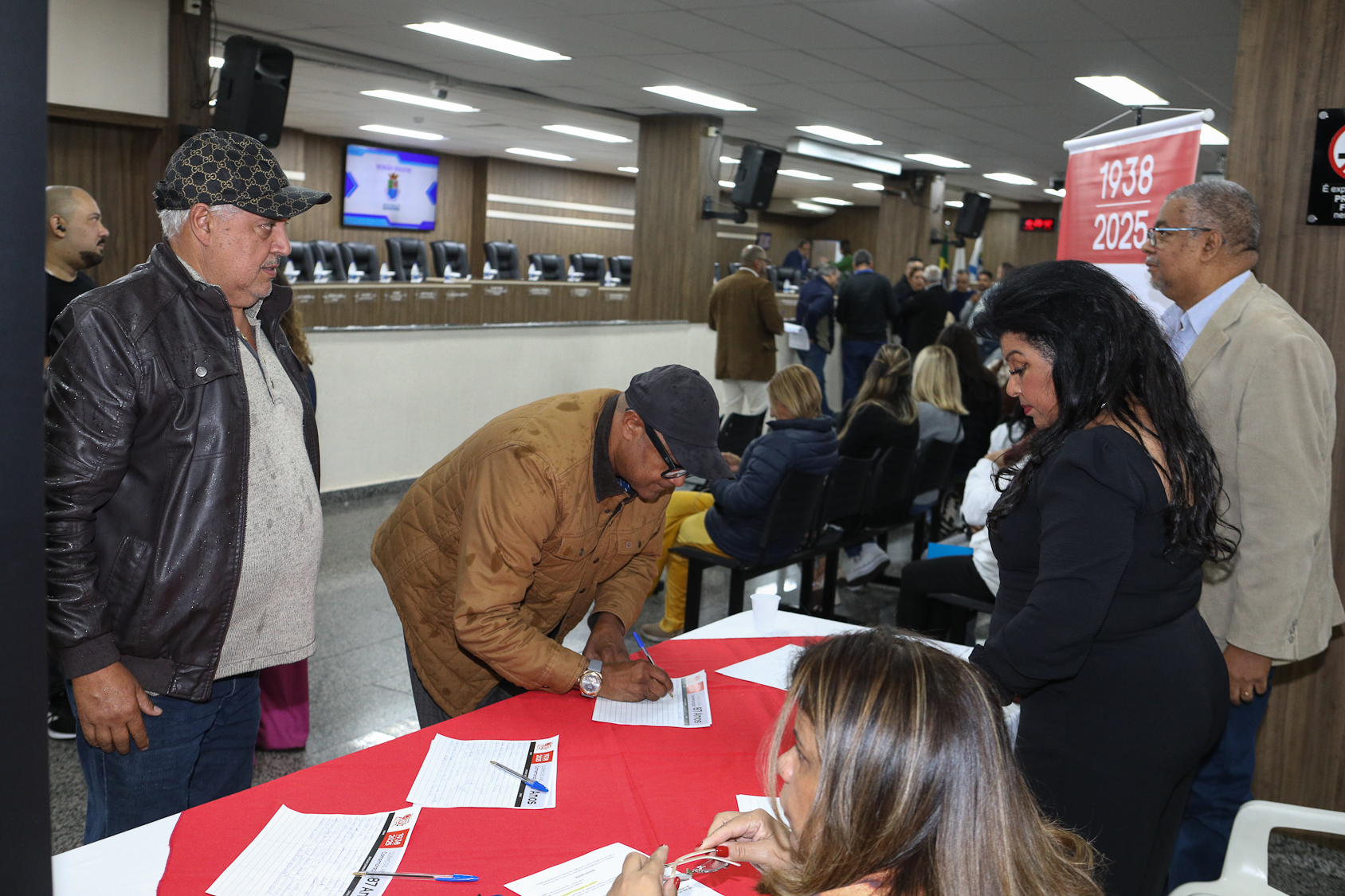 Homenagem ao Sindicato dos Químicos do ABC pelo aniversário de 87 anos com Diploma Legislativo de Honra ao Mérito Social pela autoria do vereador Orlando Vitoriano realizado na Câmara Municipal de Diadema. Av. Antonio Piranga, 474 - Centro de Diadema/SP. Fotos Dino Santos. Brasil_08_10_2025