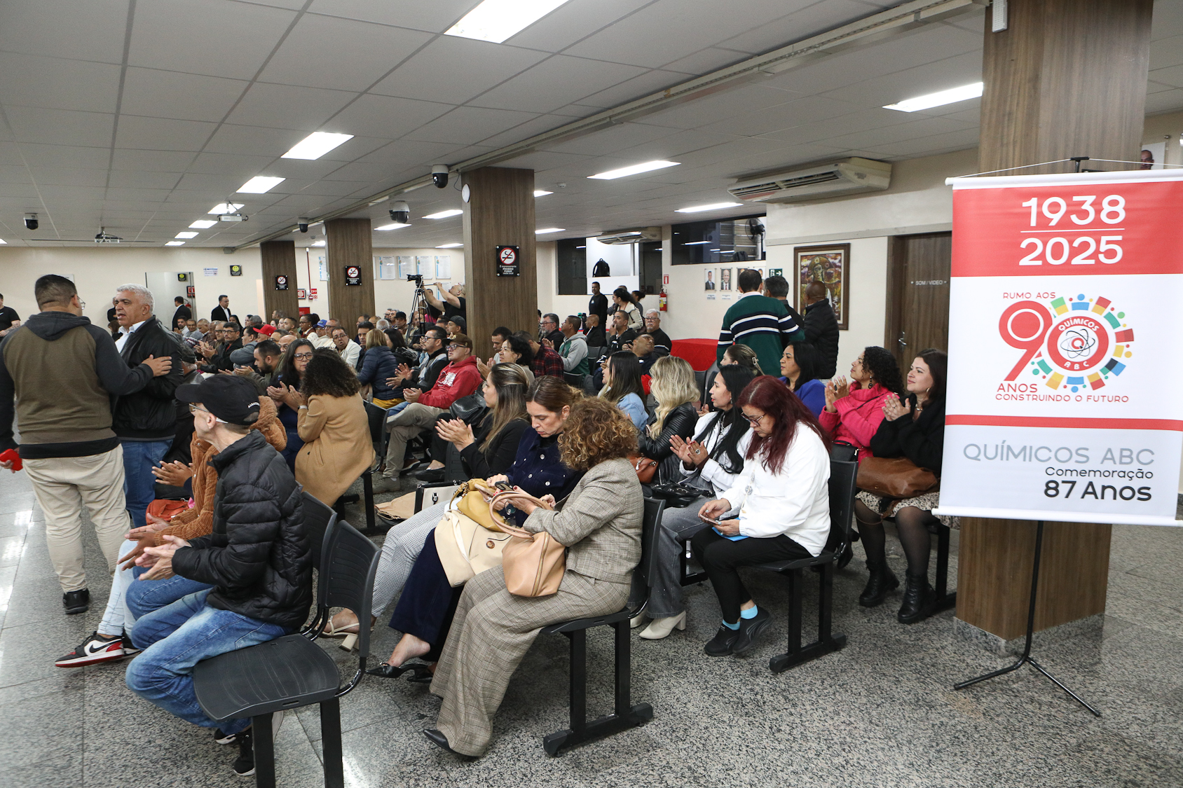 Homenagem ao Sindicato dos Químicos do ABC pelo aniversário de 87 anos com Diploma Legislativo de Honra ao Mérito Social pela autoria do vereador Orlando Vitoriano realizado na Câmara Municipal de Diadema. Av. Antonio Piranga, 474 - Centro de Diadema/SP. Fotos Dino Santos. Brasil_08_10_2025