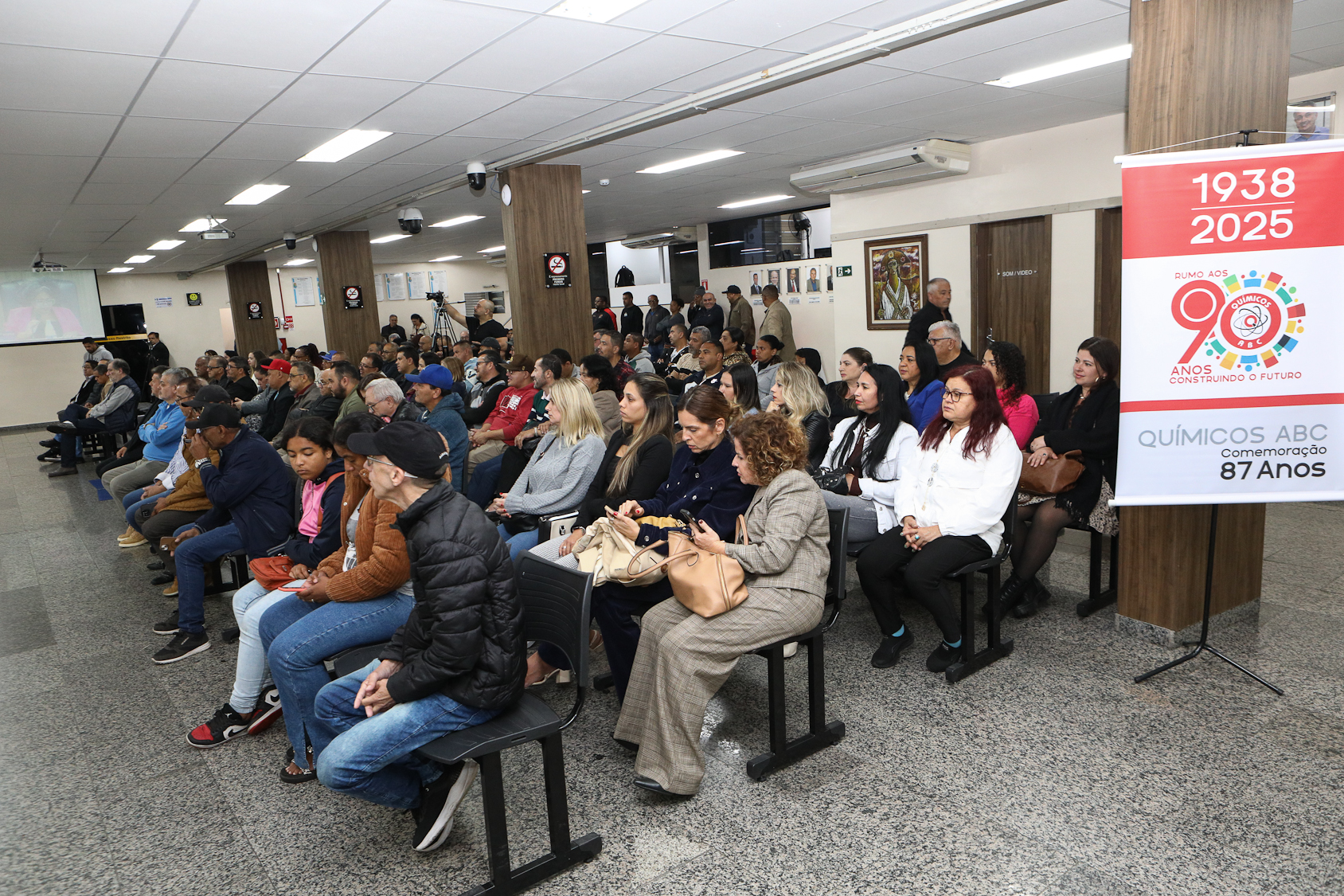 Homenagem ao Sindicato dos Químicos do ABC pelo aniversário de 87 anos com Diploma Legislativo de Honra ao Mérito Social pela autoria do vereador Orlando Vitoriano realizado na Câmara Municipal de Diadema. Av. Antonio Piranga, 474 - Centro de Diadema/SP. Fotos Dino Santos. Brasil_08_10_2025
