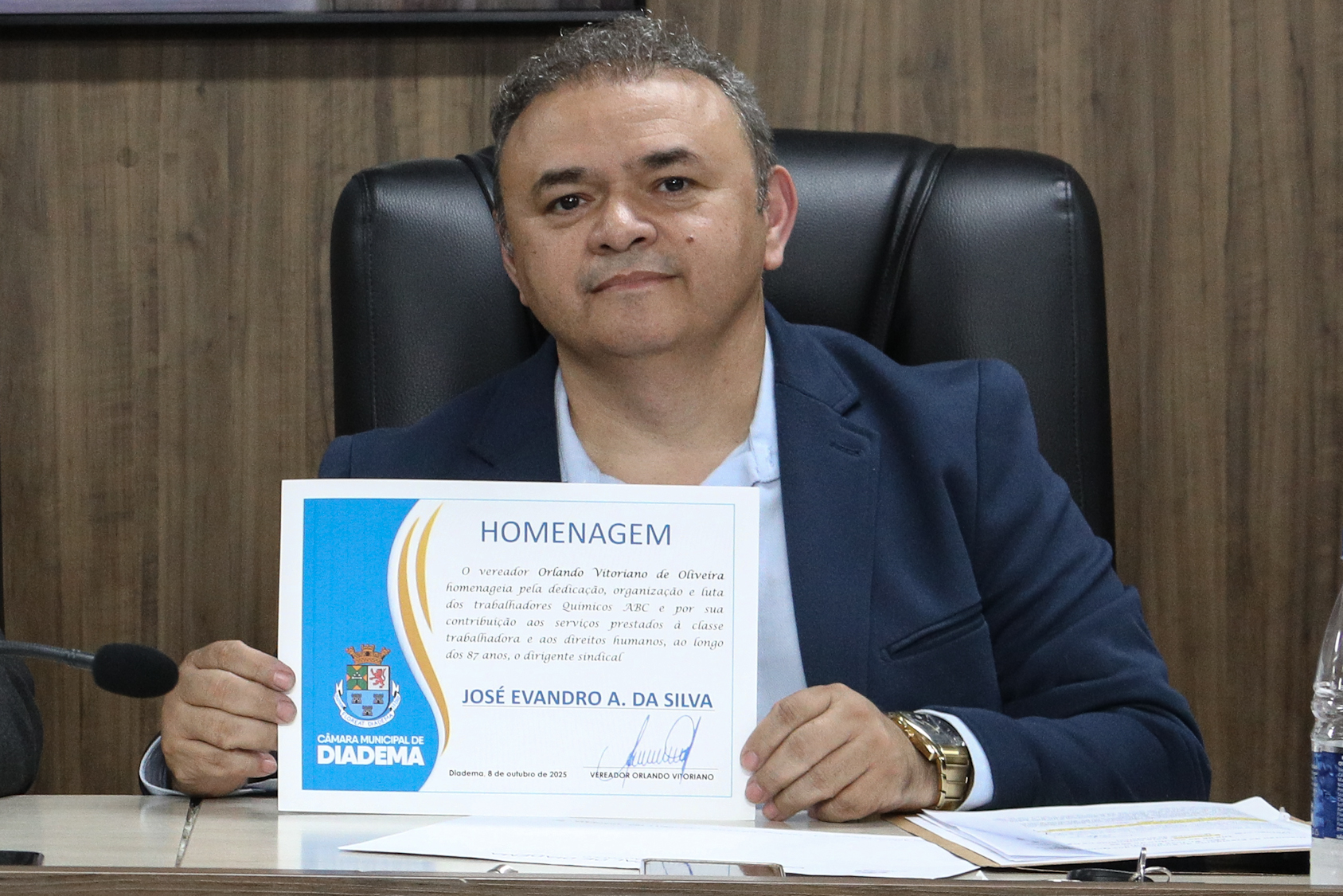 Homenagem ao Sindicato dos Químicos do ABC pelo aniversário de 87 anos com Diploma Legislativo de Honra ao Mérito Social pela autoria do vereador Orlando Vitoriano realizado na Câmara Municipal de Diadema. Av. Antonio Piranga, 474 - Centro de Diadema/SP. Fotos Dino Santos. Brasil_08_10_2025