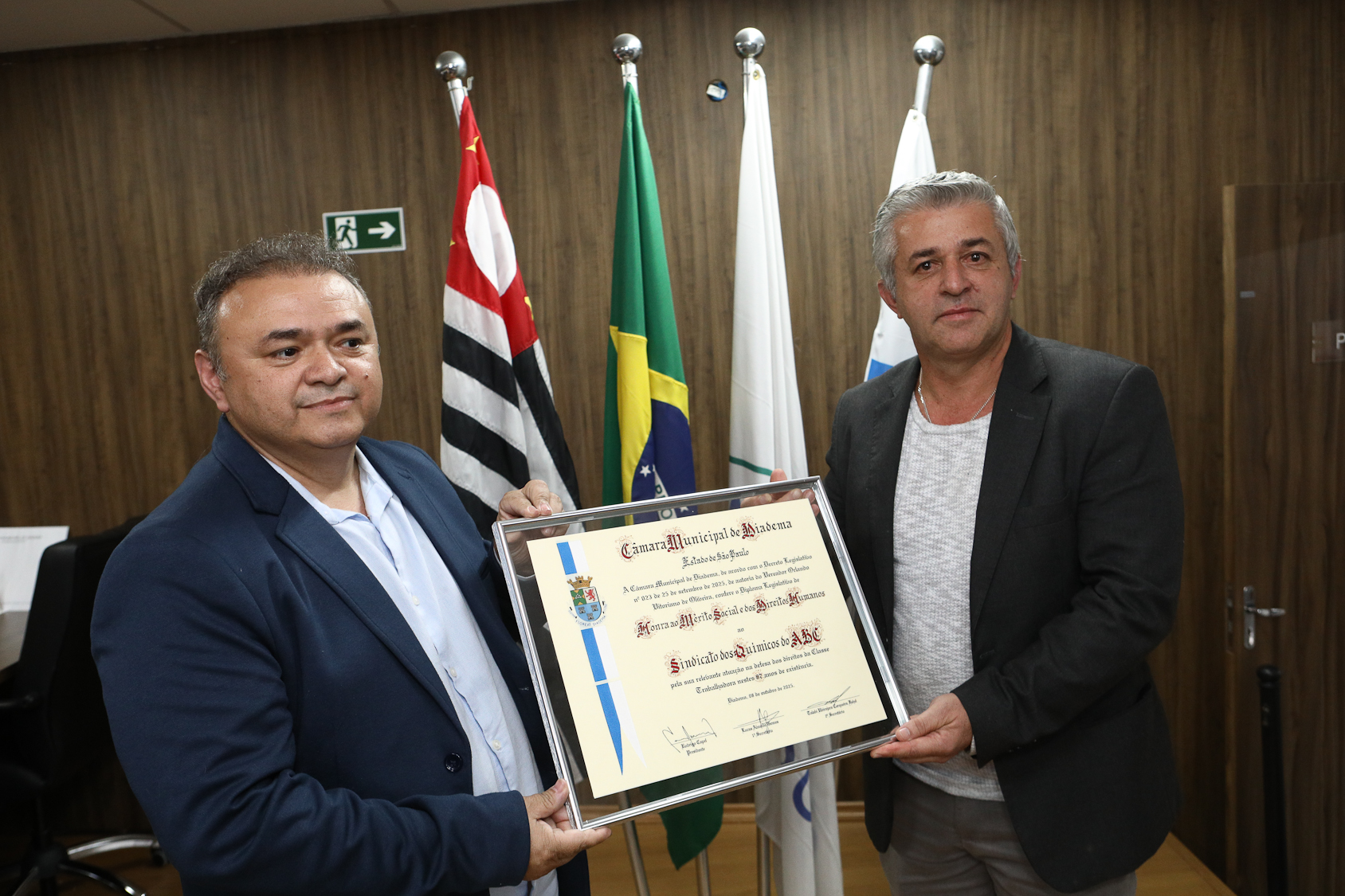 Homenagem a José Evandro Alves da Silva com a Diploma Legislativo de Honra ao Mérito Social de autória do vereador Orlando Vitoriano realizado na Câmara Municipal de Diadema-SP. Fotos Dino Santos. Brasil_08_10_2025.