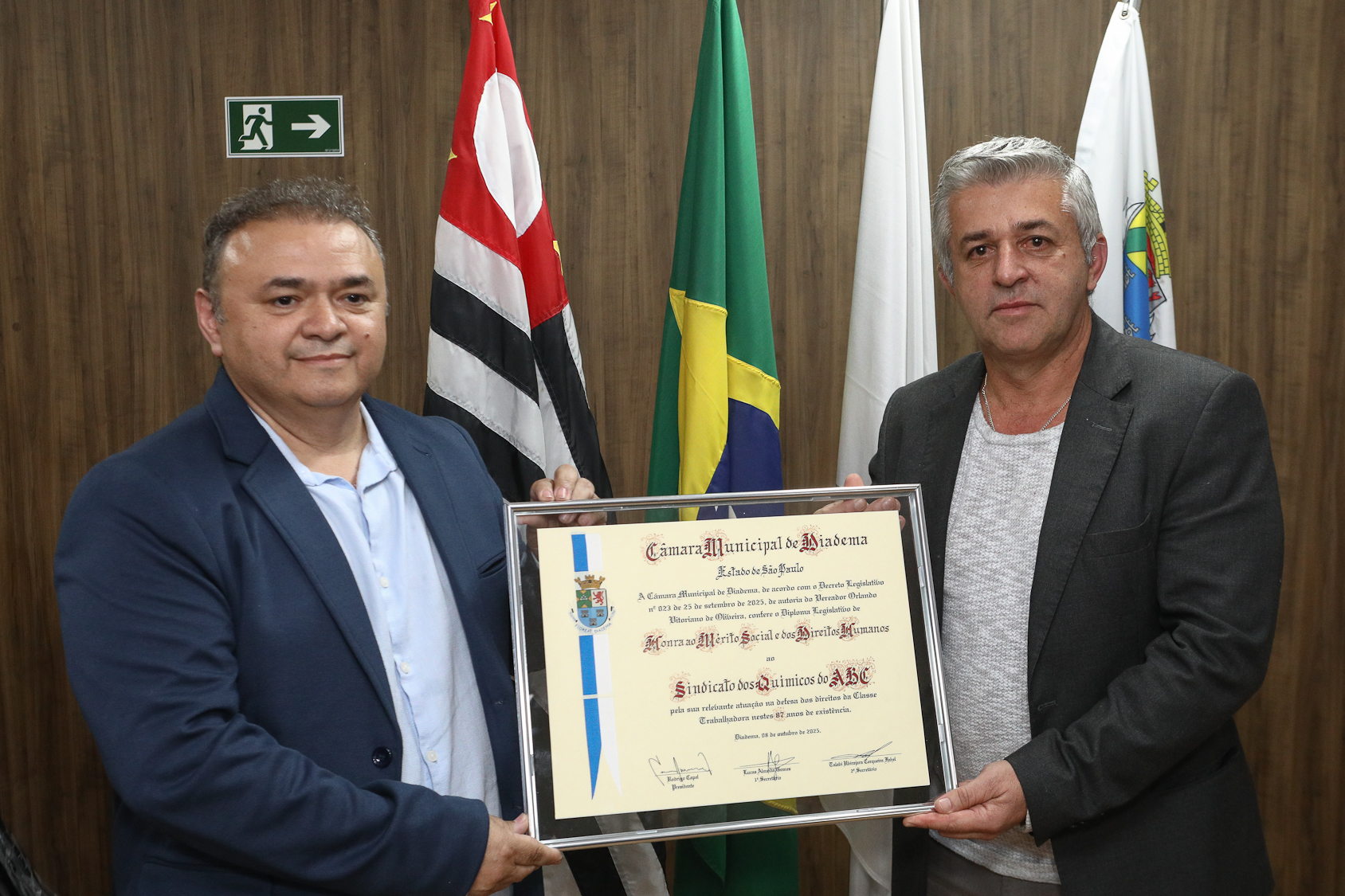 Homenagem a José Evandro Alves da Silva com a Diploma Legislativo de Honra ao Mérito Social de autória do vereador Orlando Vitoriano realizado na Câmara Municipal de Diadema-SP. Fotos Dino Santos. Brasil_08_10_2025.