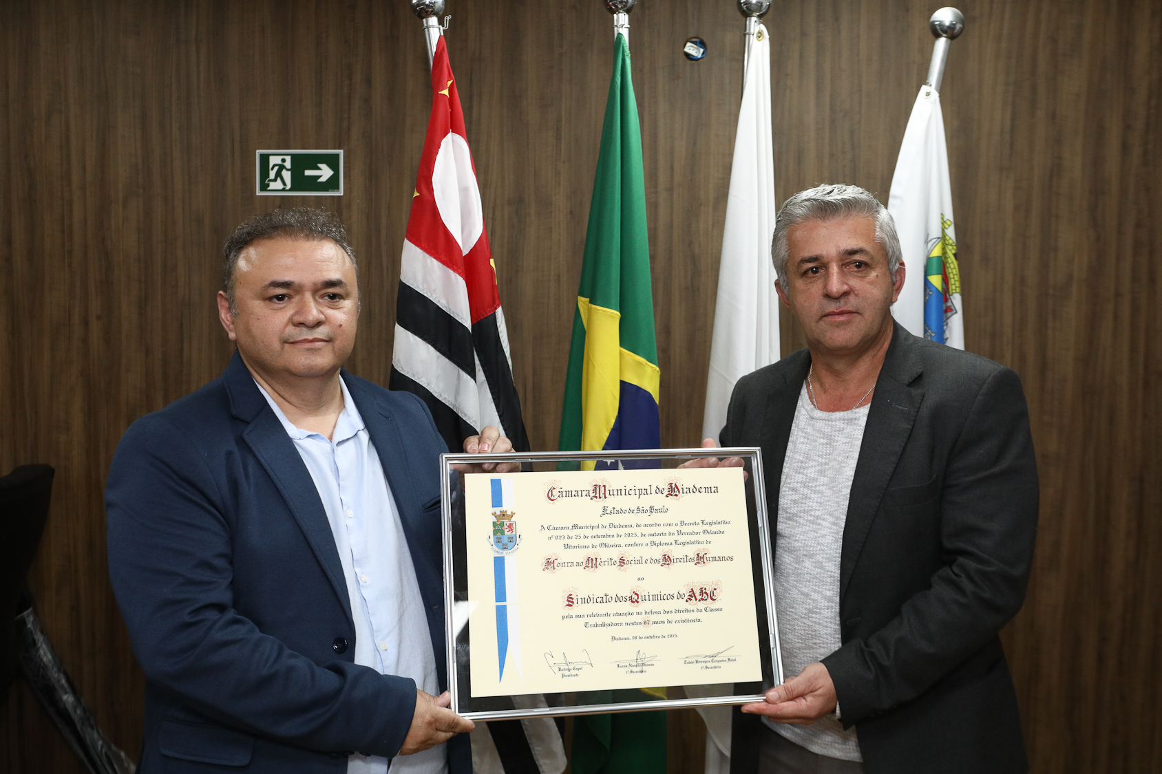 Homenagem a José Evandro Alves da Silva com a Diploma Legislativo de Honra ao Mérito Social de autória do vereador Orlando Vitoriano realizado na Câmara Municipal de Diadema-SP. Fotos Dino Santos. Brasil_08_10_2025.