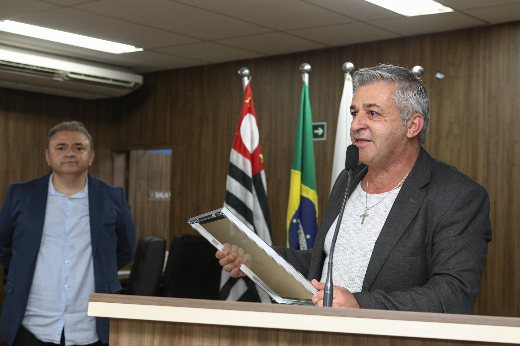 Homenagem a José Evandro Alves da Silva com a Diploma Legislativo de Honra ao Mérito Social de autória do vereador Orlando Vitoriano realizado na Câmara Municipal de Diadema-SP. Fotos Dino Santos. Brasil_08_10_2025.