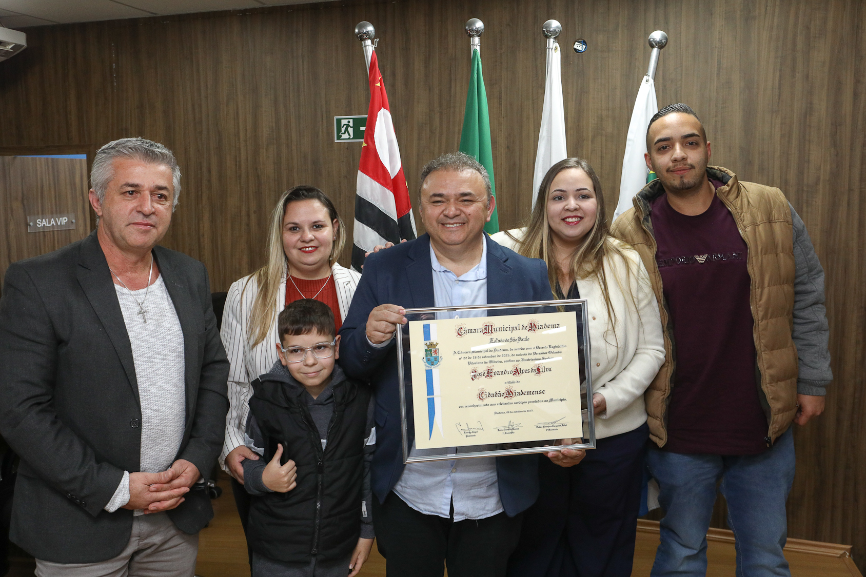 Homenagem a José Evandro Alves da Silva com a Diploma Legislativo de Honra ao Mérito Social de autória do vereador Orlando Vitoriano realizado na Câmara Municipal de Diadema-SP. Fotos Dino Santos. Brasil_08_10_2025.