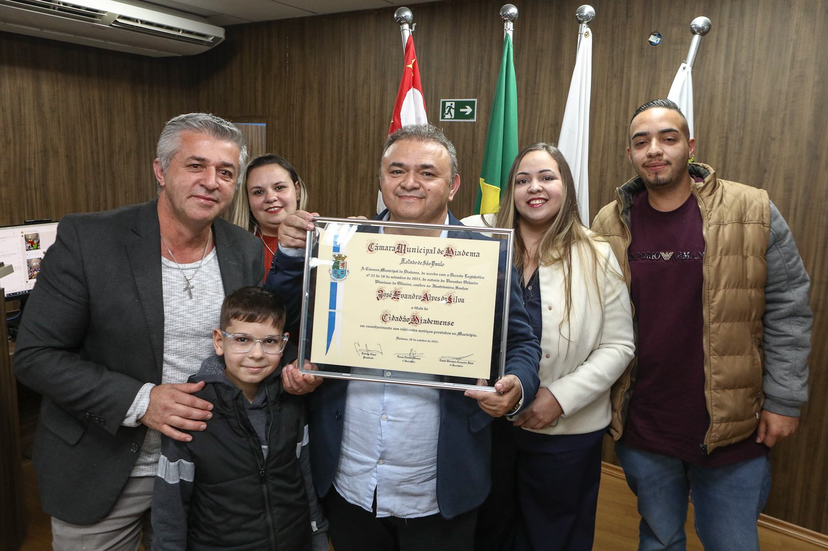 Homenagem a José Evandro Alves da Silva com a Diploma Legislativo de Honra ao Mérito Social de autória do vereador Orlando Vitoriano realizado na Câmara Municipal de Diadema-SP. Fotos Dino Santos. Brasil_08_10_2025.