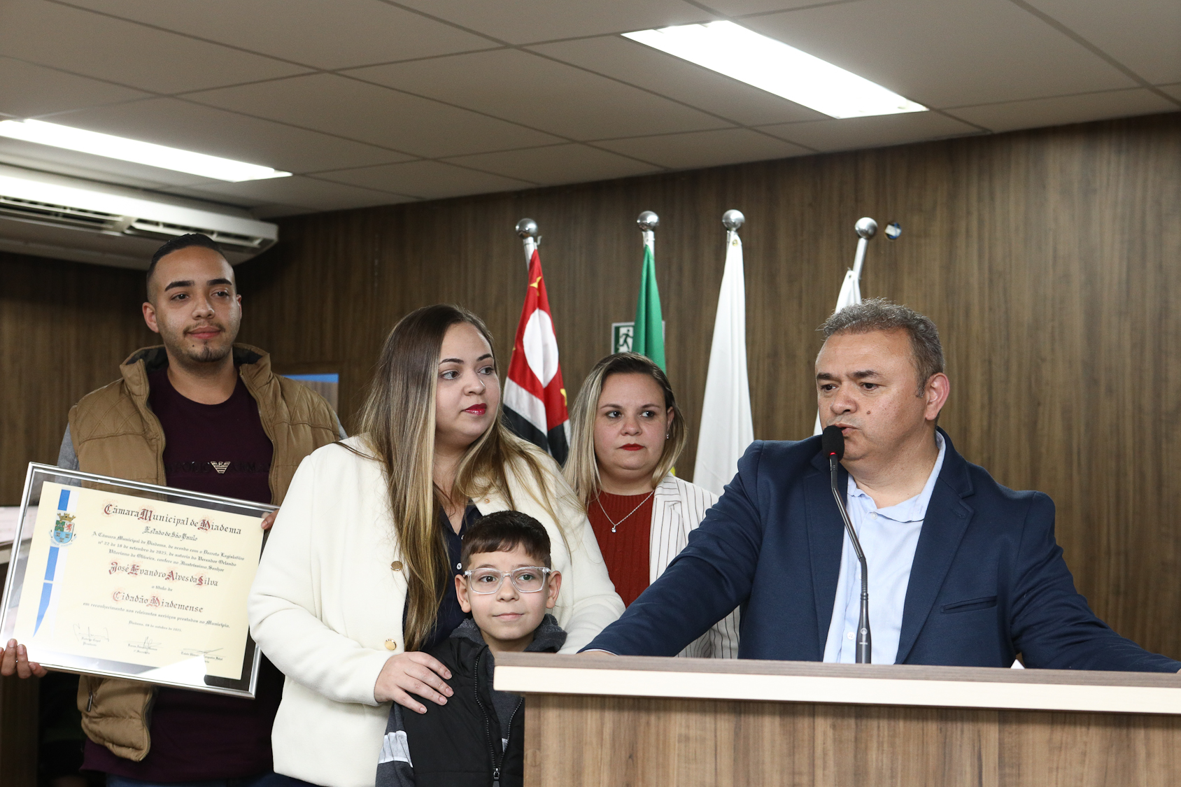 Homenagem a José Evandro Alves da Silva com a Diploma Legislativo de Honra ao Mérito Social de autória do vereador Orlando Vitoriano realizado na Câmara Municipal de Diadema-SP. Fotos Dino Santos. Brasil_08_10_2025.