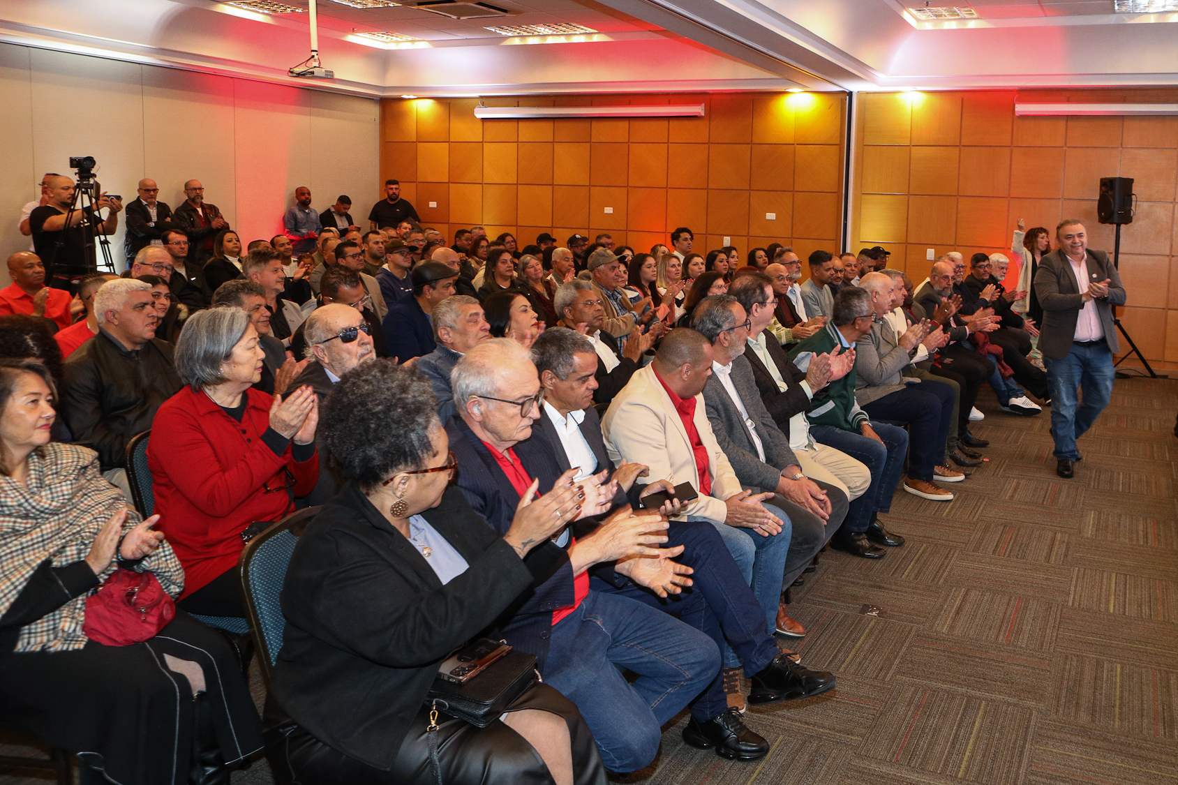 Abertura do lançamento Rumo aos 90 anos do Sindicato dos Químicos do ABC realizado no Hotel Braston. Av. Industrial, 885 -  Santo André/SP. Fotos Dino Santos. Brasil_10_10_2025.
