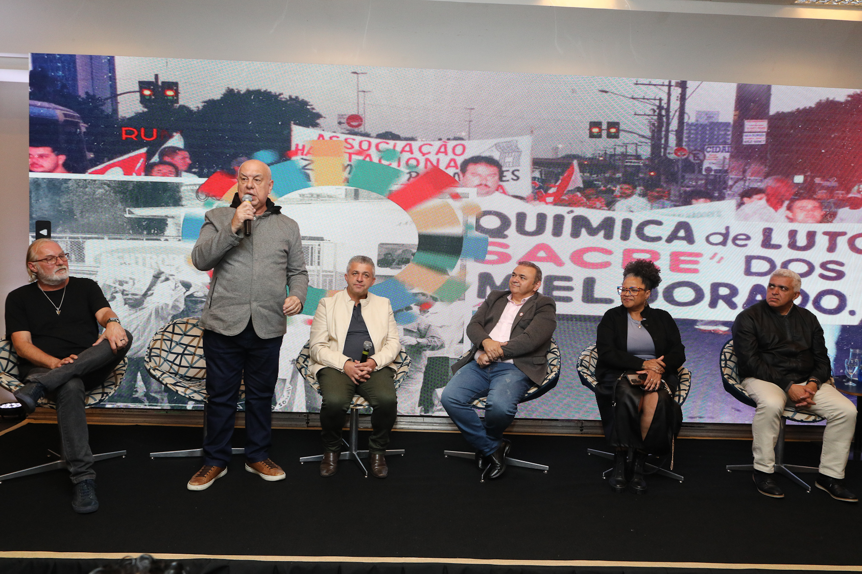 Mesas de saudações no lançamento rumo aos 90 anos do Sindicato dos Químiocos do ABC realizado no Hotel Braston. Av. Industrial, 885 -  Santo André/SP. Fotos Dino Santos. Brasil_10_10_2025.