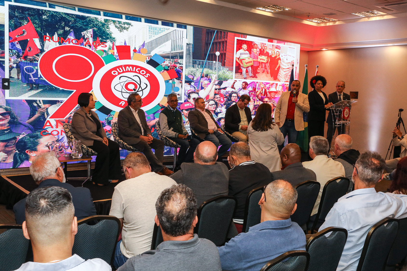 Mesa final de saudações no lançamento rumo aos 90 anos do Sindicato dos Químiocos do ABC realizado no Hotel Braston. Av. Industrial, 885 - Santo André/SP. Fotos Dino Santos. Brasil_10_10_2025.