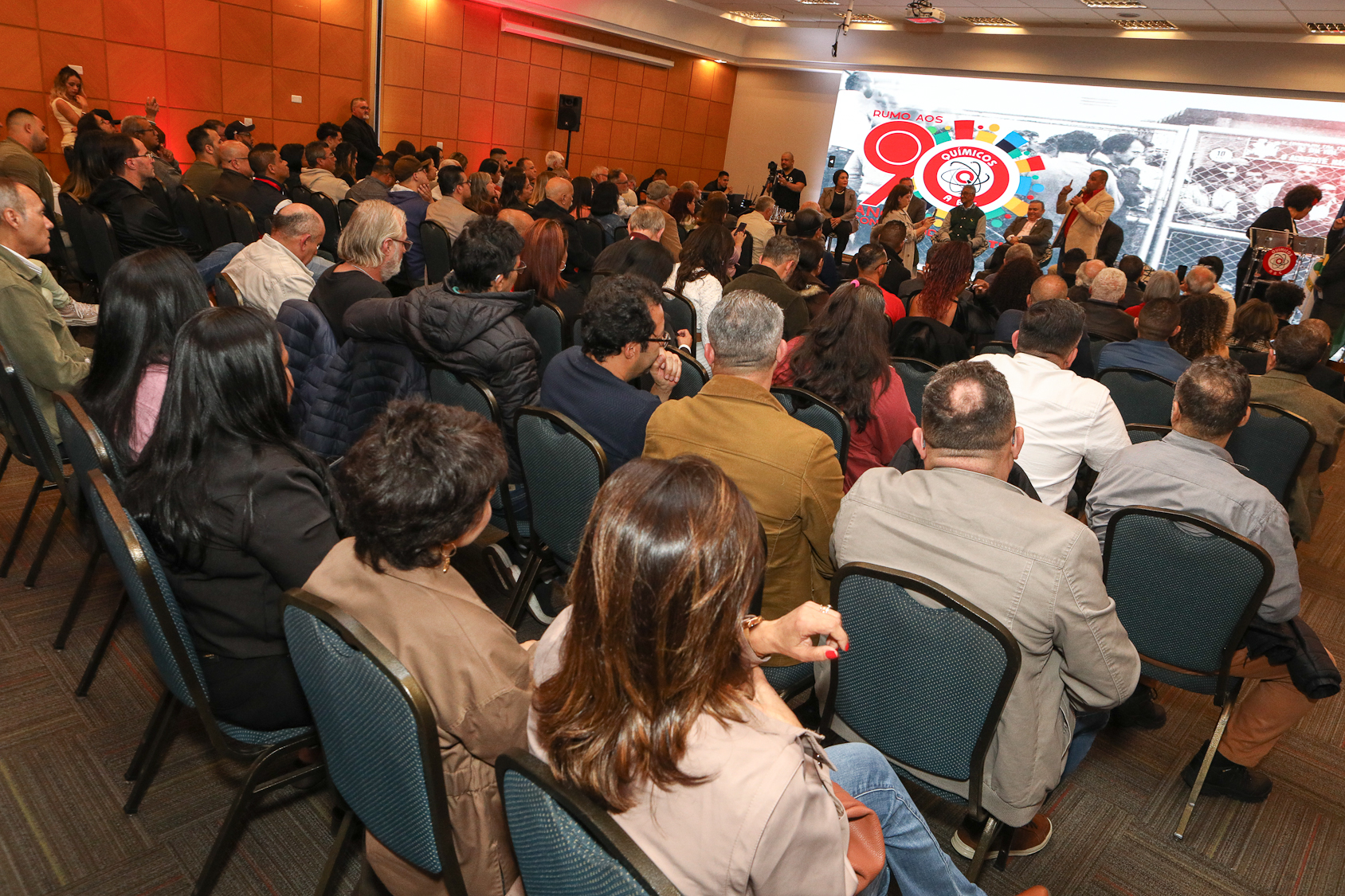 Mesa final de saudações no lançamento rumo aos 90 anos do Sindicato dos Químiocos do ABC realizado no Hotel Braston. Av. Industrial, 885 - Santo André/SP. Fotos Dino Santos. Brasil_10_10_2025.