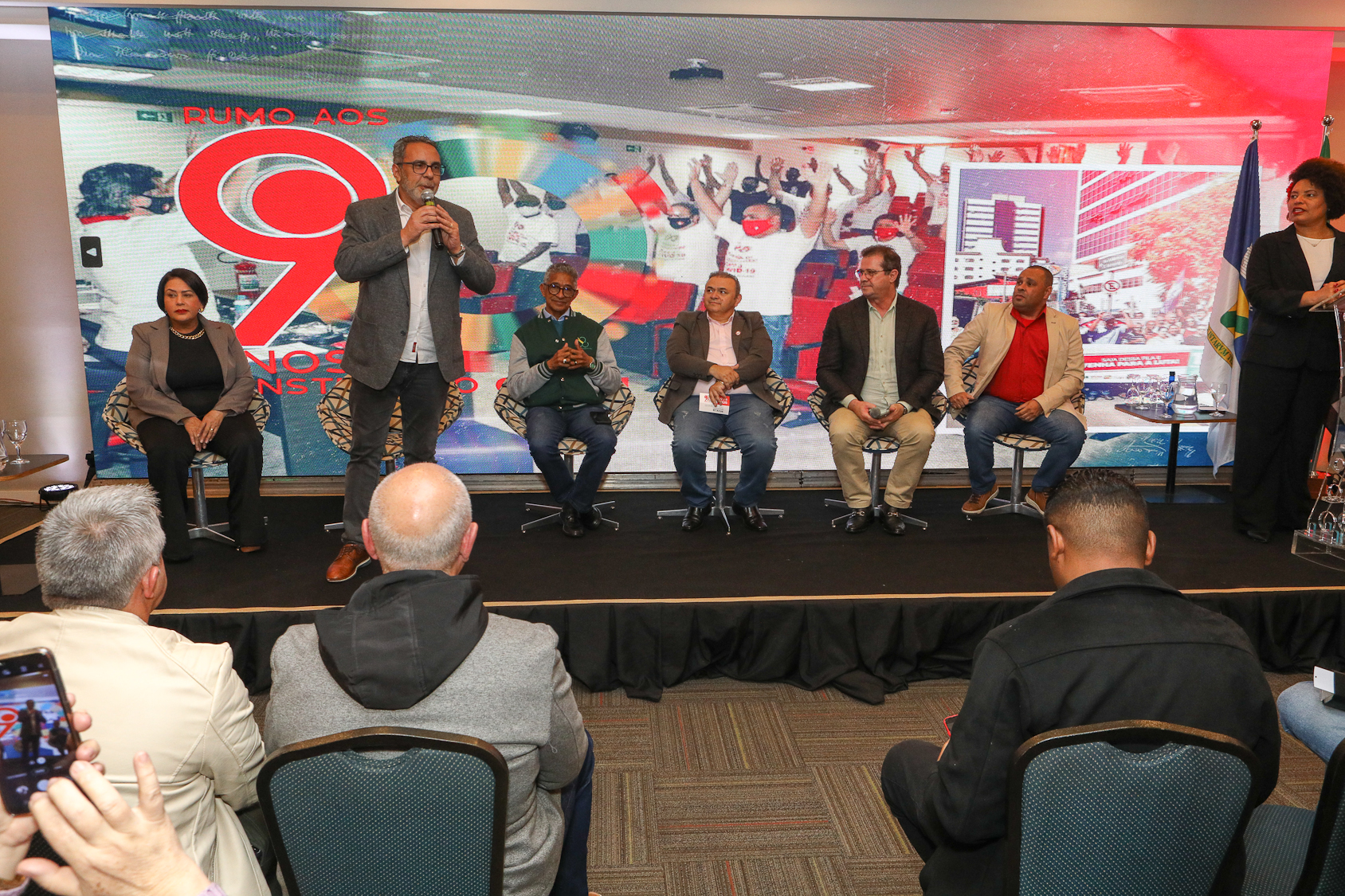 Mesa final de saudações no lançamento rumo aos 90 anos do Sindicato dos Químiocos do ABC realizado no Hotel Braston. Av. Industrial, 885 - Santo André/SP. Fotos Dino Santos. Brasil_10_10_2025.