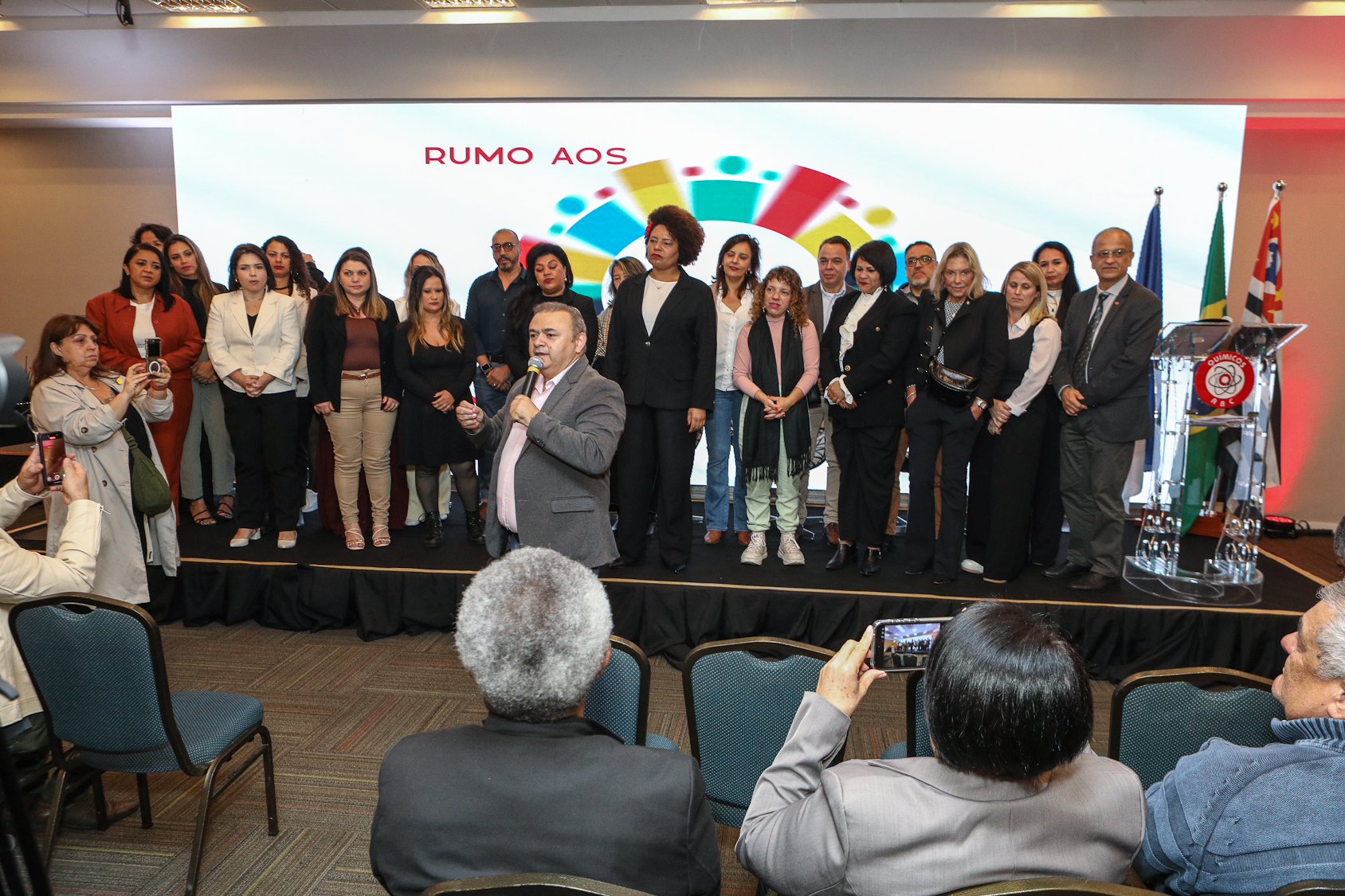 Mesa final de saudações no lançamento rumo aos 90 anos do Sindicato dos Químiocos do ABC realizado no Hotel Braston. Av. Industrial, 885 - Santo André/SP. Fotos Dino Santos. Brasil_10_10_2025.