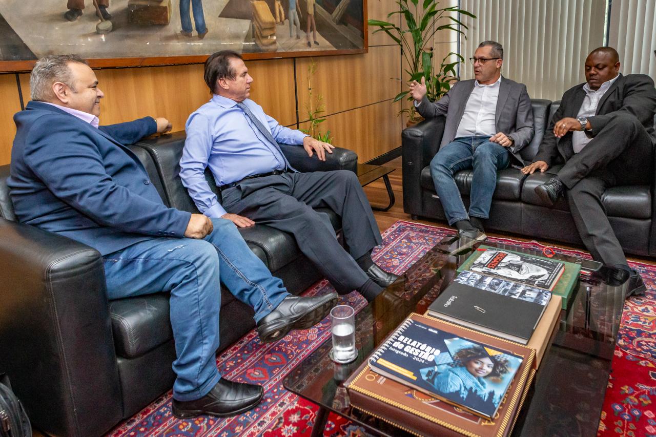 Químicos do ABC dialogam com o ministro Marinho sobre desafios do mundo do trabalho