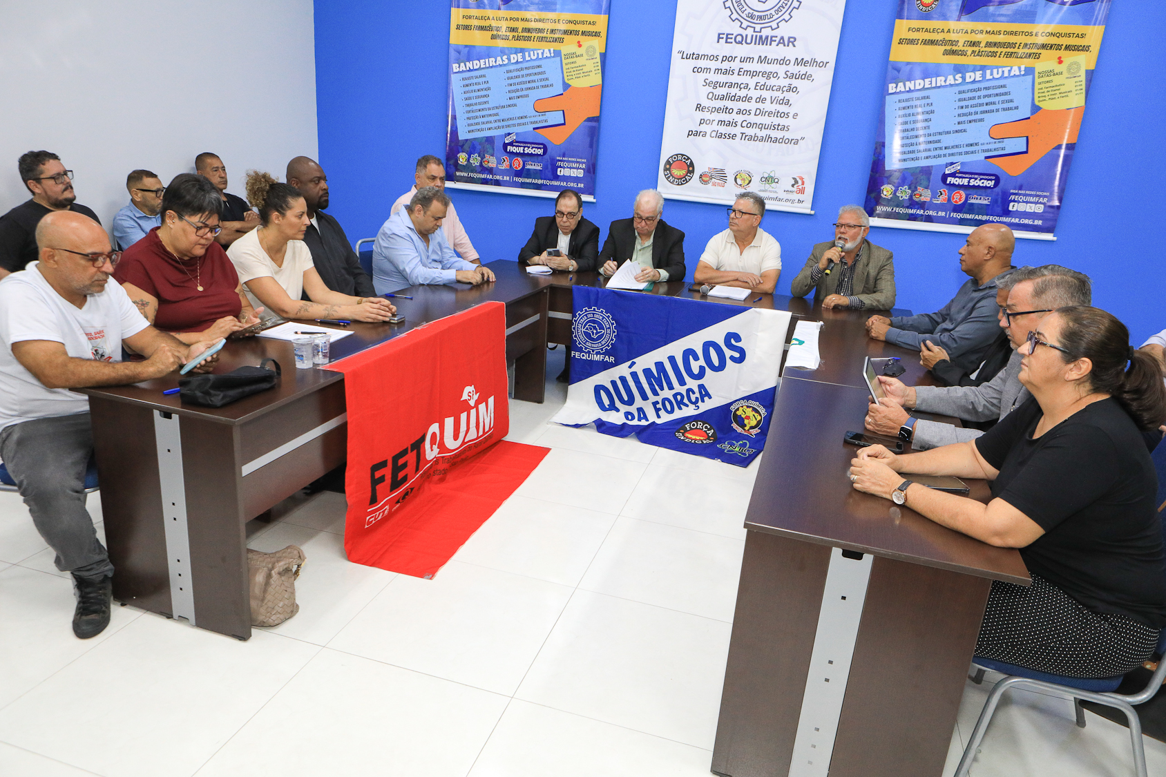 Assinatura do acordo coletivo do setor químico 2025/2026 na FEQUIMFAR. Rua Tamandaré, 120 - Liberdade/SP. Fotos Dino Santos. Brasil_13_11_2025.