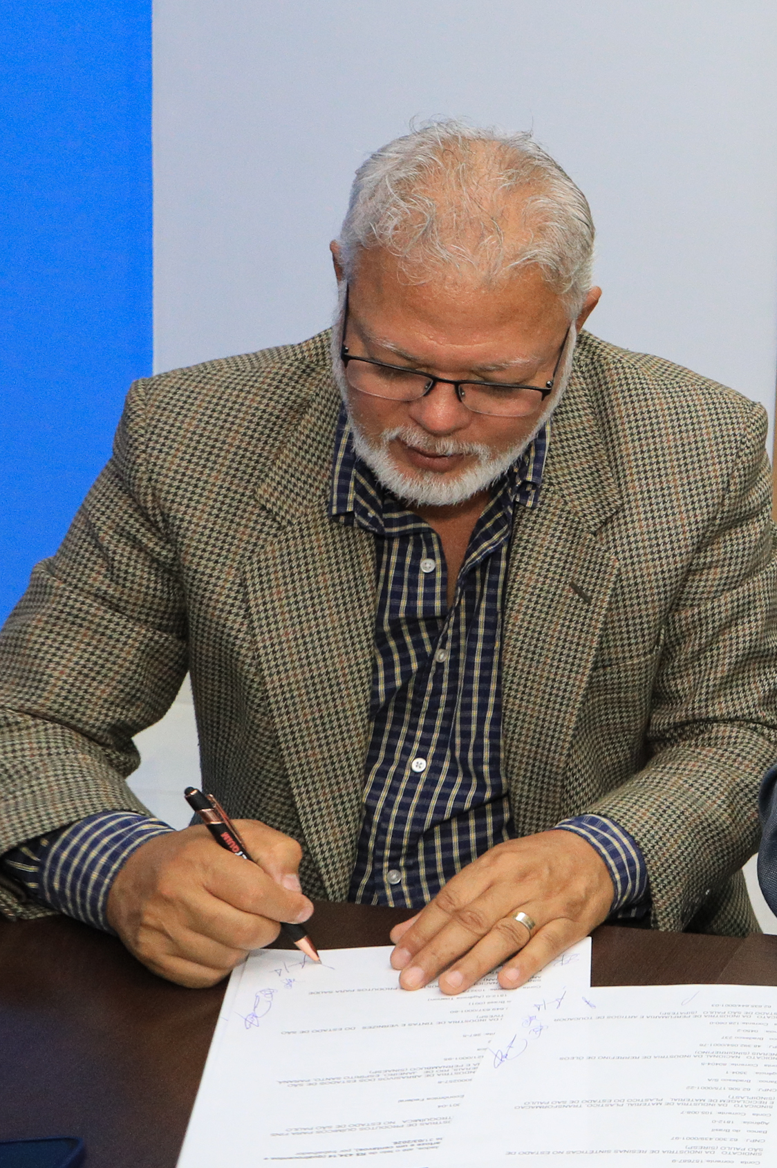 Assinatura do acordo coletivo do setor químico 2025/2026 na FEQUIMFAR. Rua Tamandaré, 120 - Liberdade/SP. Fotos Dino Santos. Brasil_13_11_2025.