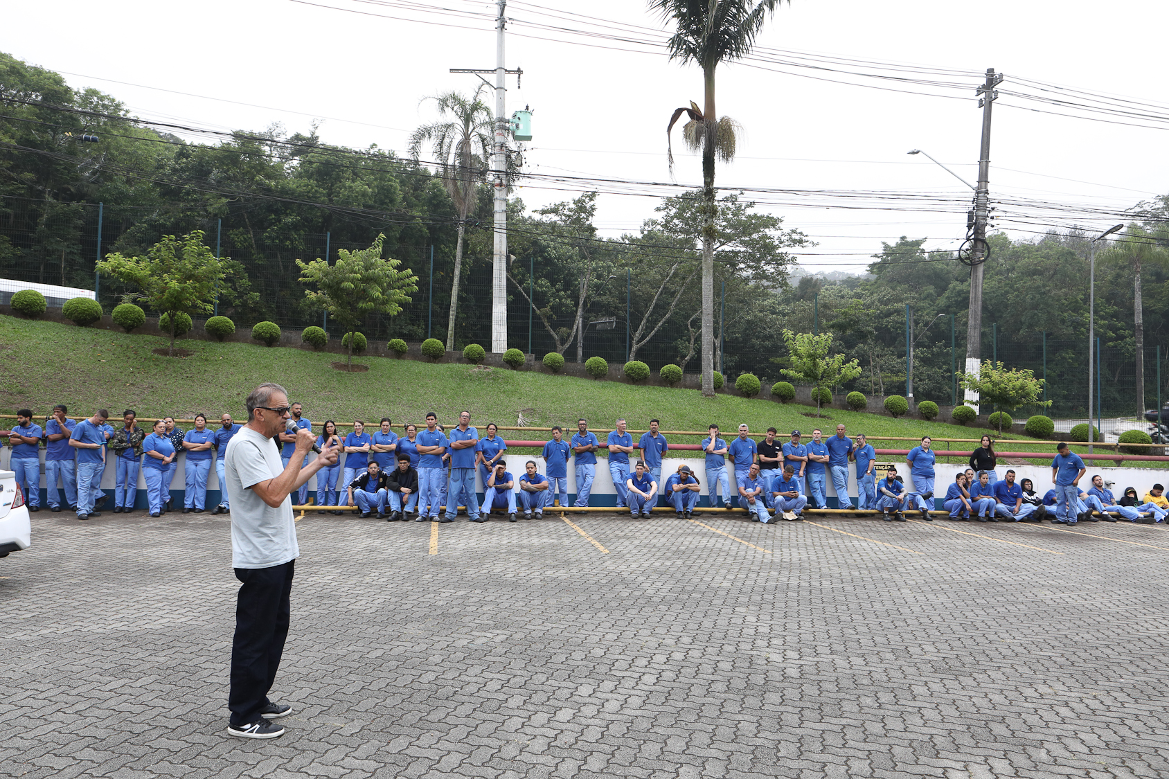 Assembleia na empresa Acrilex sobre os direitos dos trabalhadores PLR, Cesta básica, campanha salarial de 2025. Fotos Dino Santos. Brasil