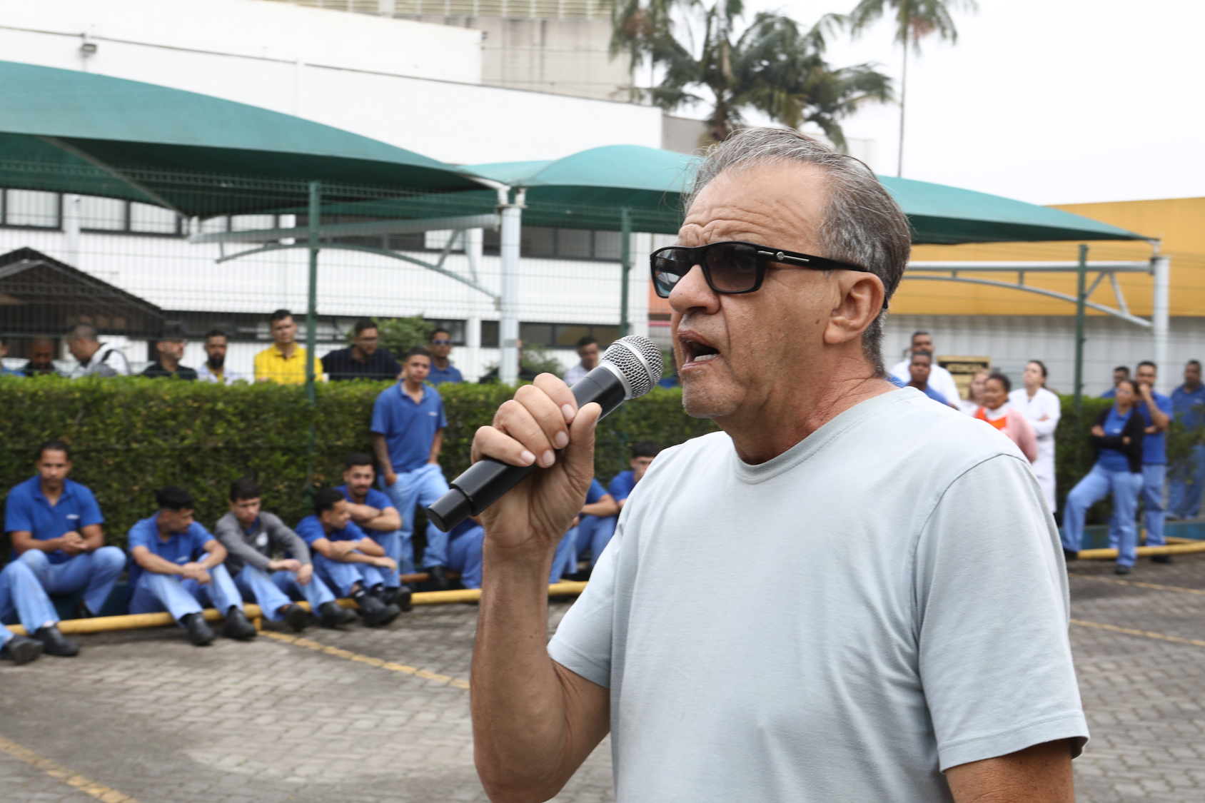 Assembleia na empresa Acrilex sobre os direitos dos trabalhadores PLR, Cesta básica, campanha salarial de 2025. Fotos Dino Santos. Brasil