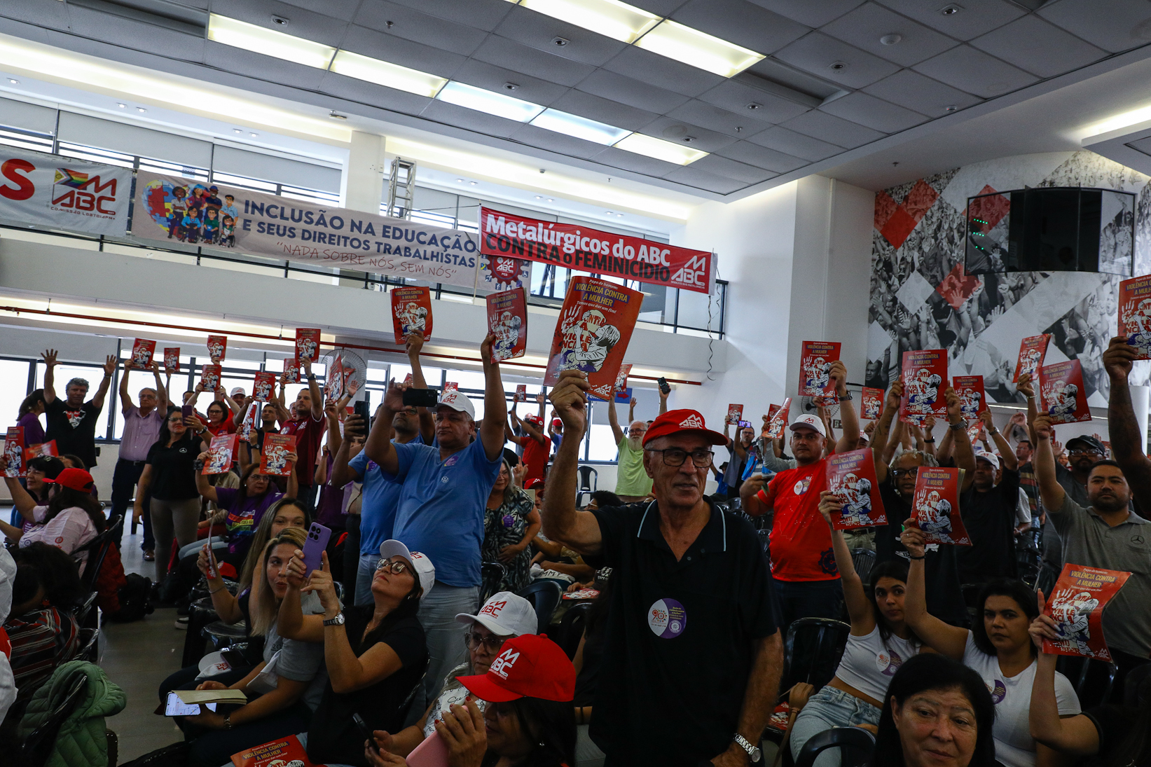 Lançamento da cartilha papo de homen contra a violência a mulher no Sindicato dos Metelúrgicos do ABC com a presensa da ministra das Mulheres do Governo Federal, Márcia Lopes realizado no Sindicato dos Metalúrgicos do ABC. Rua João Basso, 231 - Centro de SBC/SP. Fotos Dino Santos. Brasil_19_03_2026.