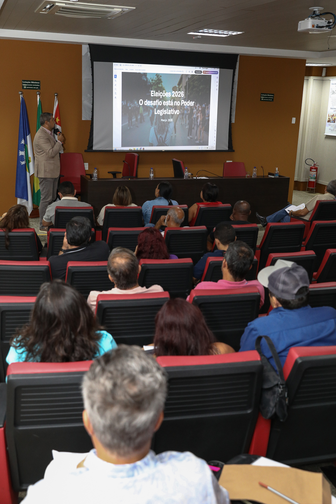 Debate da escala 6x1 sem redução de salário e o cenário das eleições 2026 por Evelise Della Nina, advogada e André Luís dos Santos, jornalista e analista político do DIAP realizado na Sede do Sindicato dos Químicos do ABC. Rua Senador Fláquer, 813 - Centro, Santo André/SP. Fotos Dino Santos. Brasil_30_03_2026.
