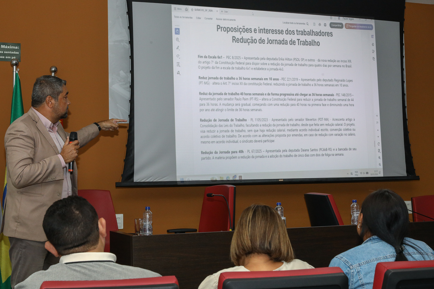 Debate da escala 6x1 sem redução de salário e o cenário das eleições 2026 por Evelise Della Nina, advogada e André Luís dos Santos, jornalista e analista político do DIAP realizado na Sede do Sindicato dos Químicos do ABC. Rua Senador Fláquer, 813 - Centro, Santo André/SP. Fotos Dino Santos. Brasil_30_03_2026.