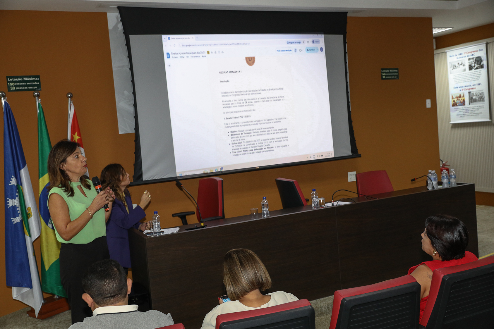 Debate da escala 6x1 sem redução de salário e o cenário das eleições 2026 por Evelise Della Nina, advogada e André Luís dos Santos, jornalista e analista político do DIAP realizado na Sede do Sindicato dos Químicos do ABC. Rua Senador Fláquer, 813 - Centro, Santo André/SP. Fotos Dino Santos. Brasil_30_03_2026.