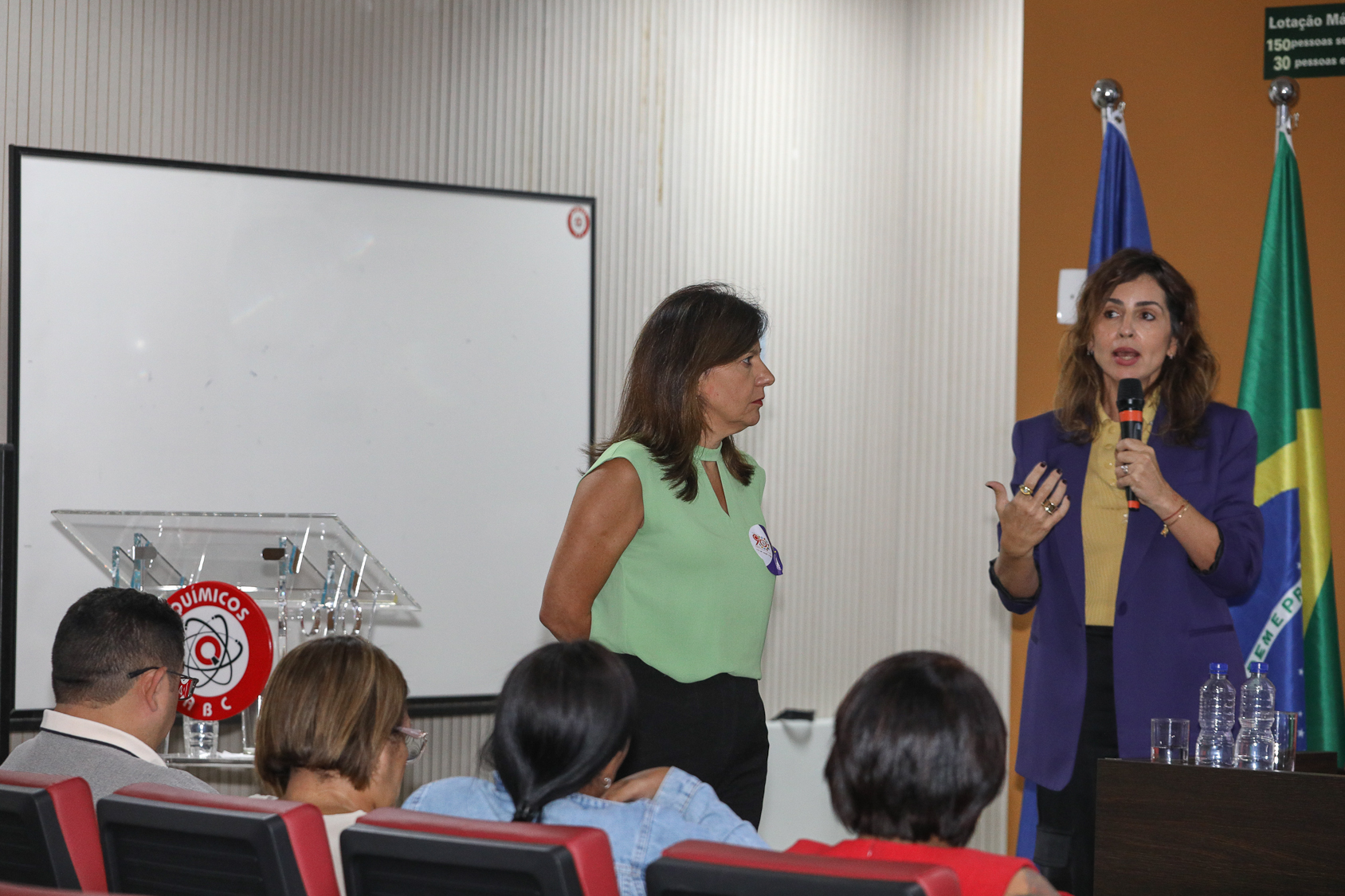 Debate da escala 6x1 sem redução de salário e o cenário das eleições 2026 por Evelise Della Nina, advogada e André Luís dos Santos, jornalista e analista político do DIAP realizado na Sede do Sindicato dos Químicos do ABC. Rua Senador Fláquer, 813 - Centro, Santo André/SP. Fotos Dino Santos. Brasil_30_03_2026.