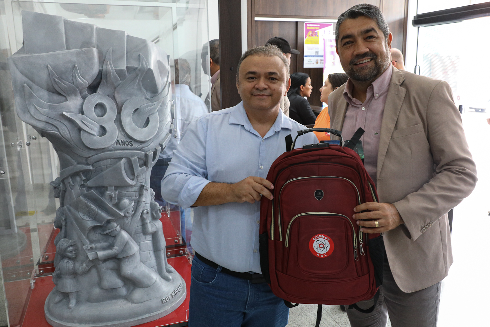 Debate da escala 6x1 sem redução de salário e o cenário das eleições 2026 por Evelise Della Nina, advogada e André Luís dos Santos, jornalista e analista político do DIAP realizado na Sede do Sindicato dos Químicos do ABC. Rua Senador Fláquer, 813 - Centro, Santo André/SP. Fotos Dino Santos. Brasil_30_03_2026.