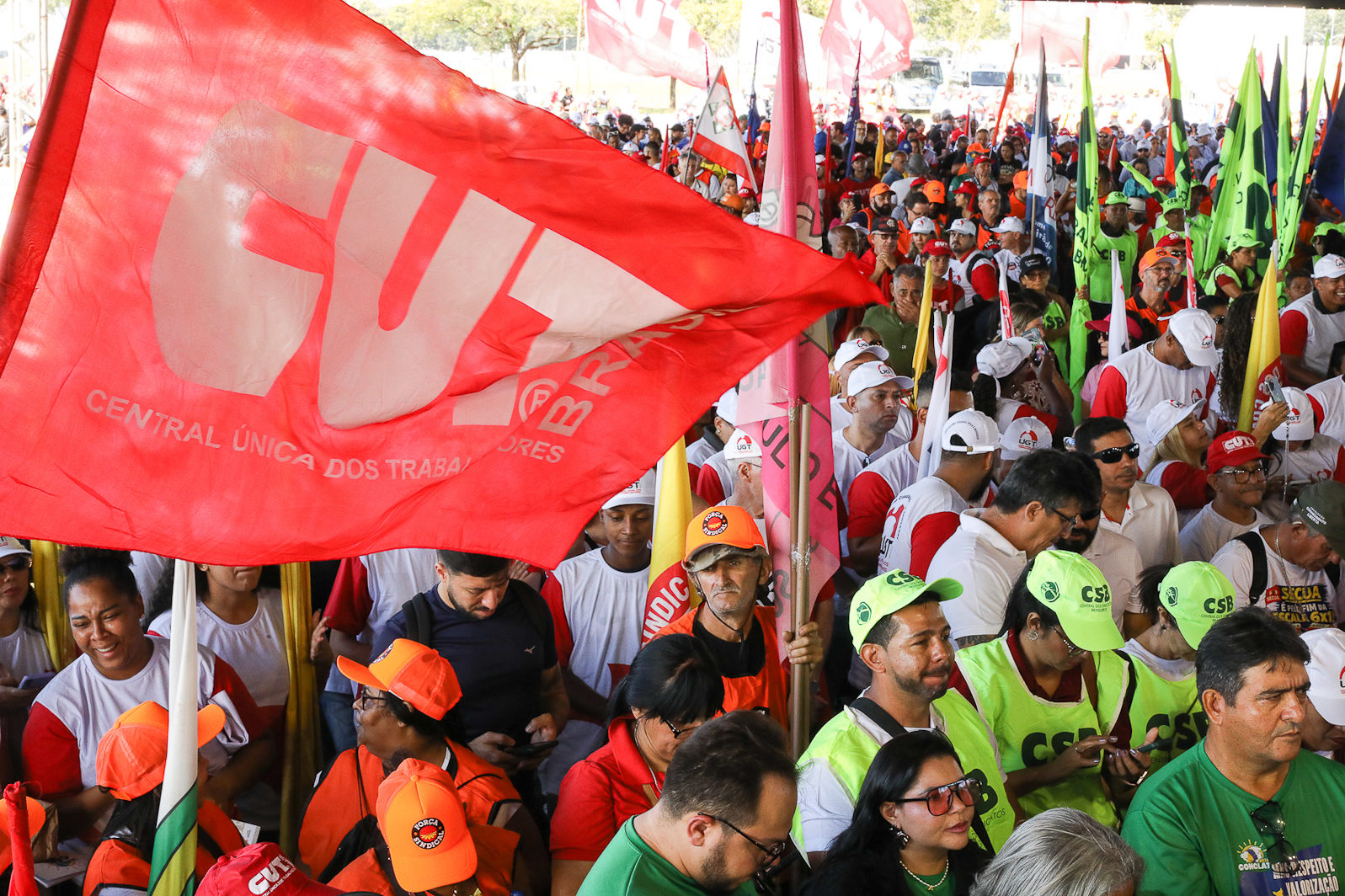 CONCLAT - Marcha da Classe Trabalhadora/DF concentração na Praça da Cidadania e macha até o espelho da água no Congresso. Fotos Dino Santos. Brasil_15_04_2026.