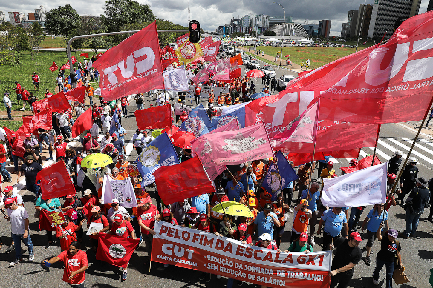 CONCLAT - Marcha da Classe Trabalhadora/DF concentração na Praça da Cidadania e macha até o espelho da água no Congresso. Fotos Dino Santos. Brasil_15_04_2026.
