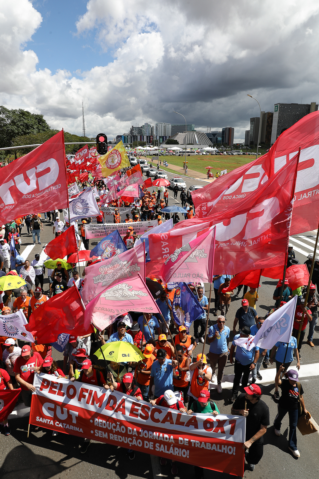 CONCLAT - Marcha da Classe Trabalhadora/DF concentração na Praça da Cidadania e macha até o espelho da água no Congresso. Fotos Dino Santos. Brasil_15_04_2026.