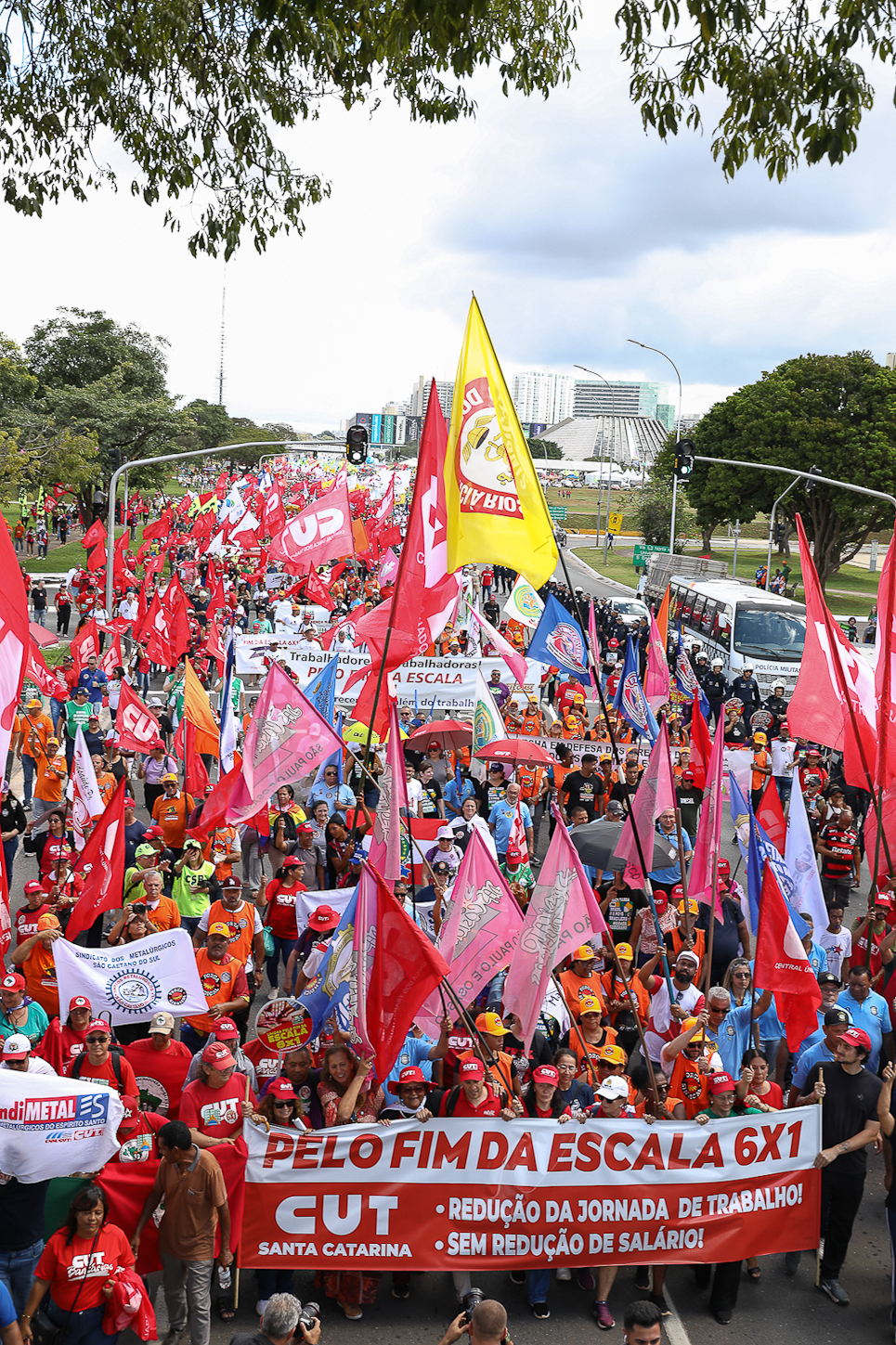CONCLAT - Marcha da Classe Trabalhadora/DF concentração na Praça da Cidadania e macha até o espelho da água no Congresso. Fotos Dino Santos. Brasil_15_04_2026.