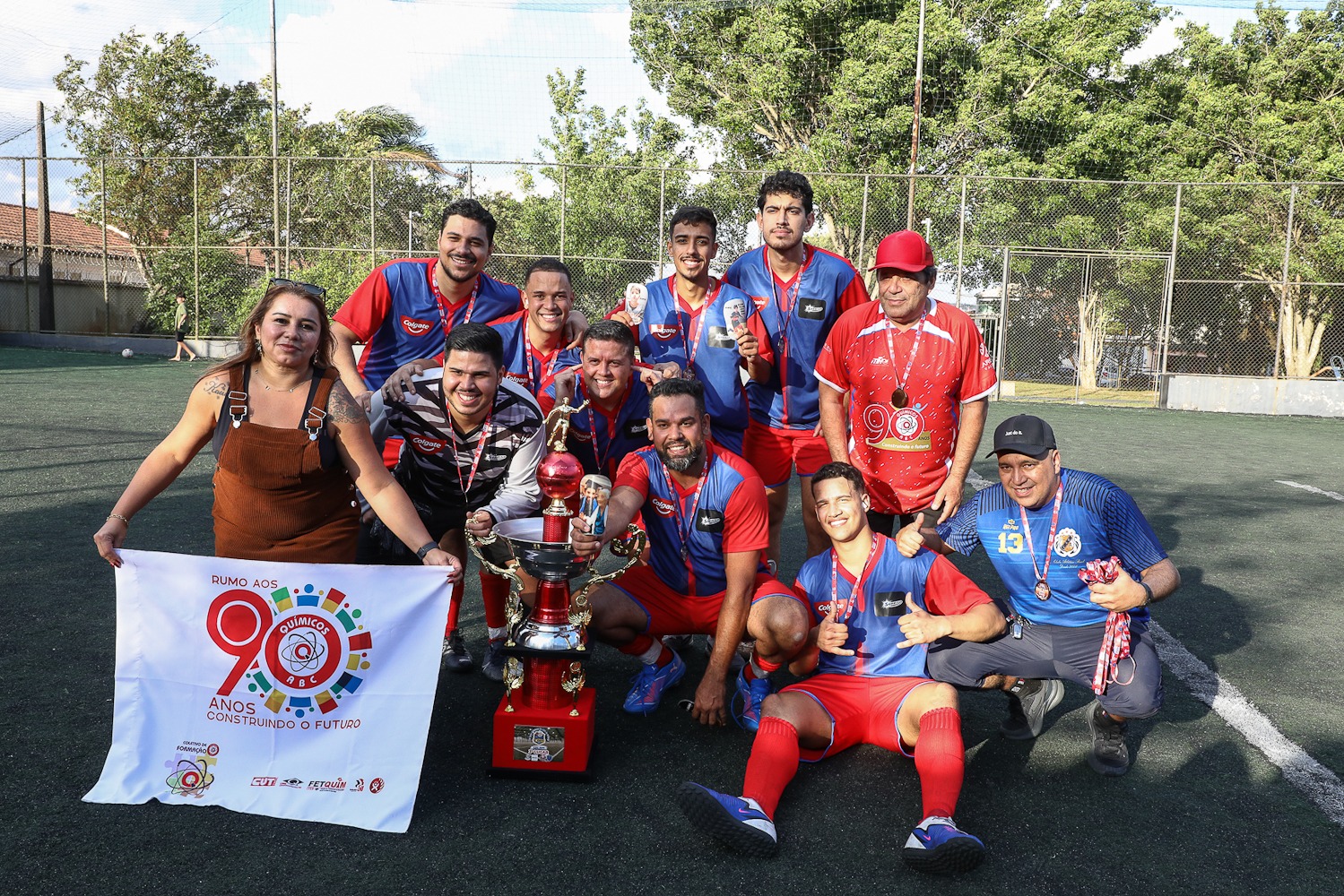 Weg Tintas levanta a taça da 5ª Copa Química Inter-Empresas – Society!