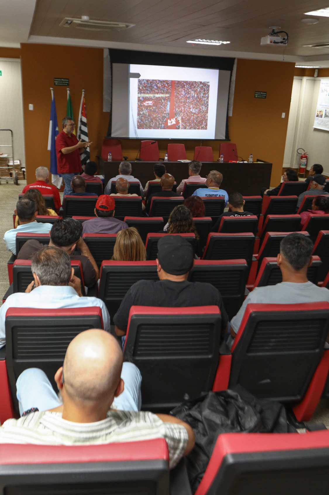 Análise de Conjuntura com foco nas eleições 2026 realizado no Sindicato dos Químicos do ABC. 