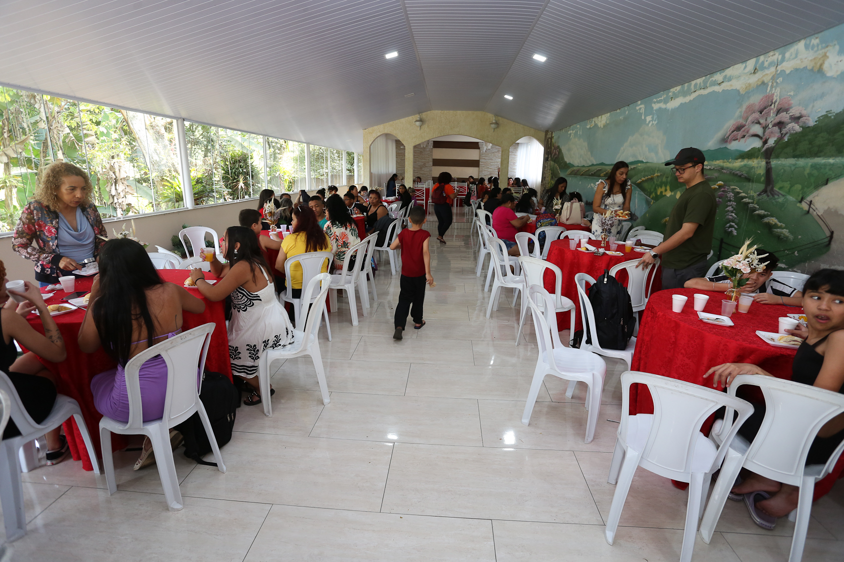 Encontro de mulheres da categoria química do ABC para debater a importância do voto feminino.