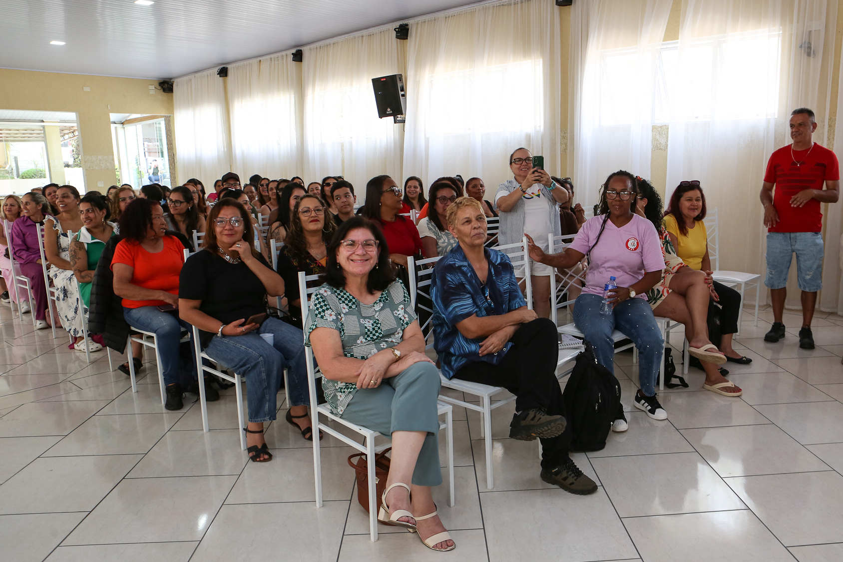 Encontro de mulheres da categoria química do ABC para debater a importância do voto feminino.