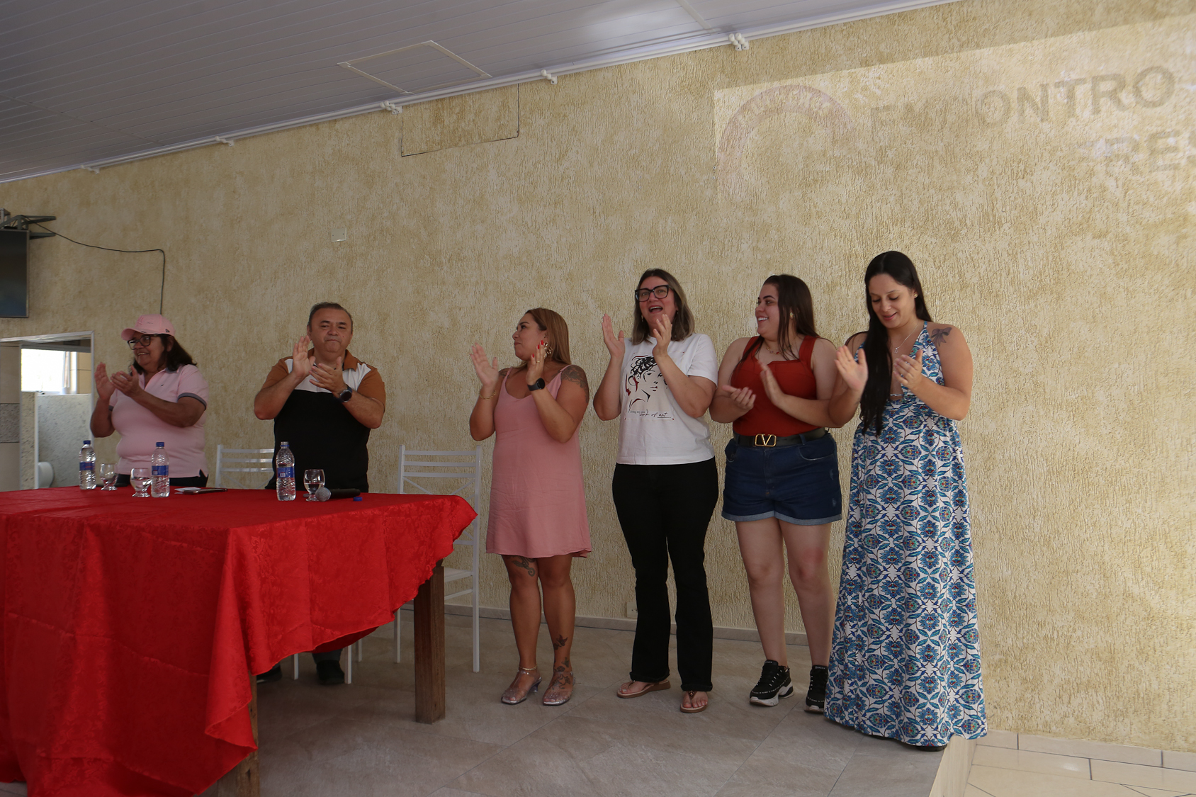 Encontro de mulheres da categoria química do ABC para debater a importância do voto feminino.