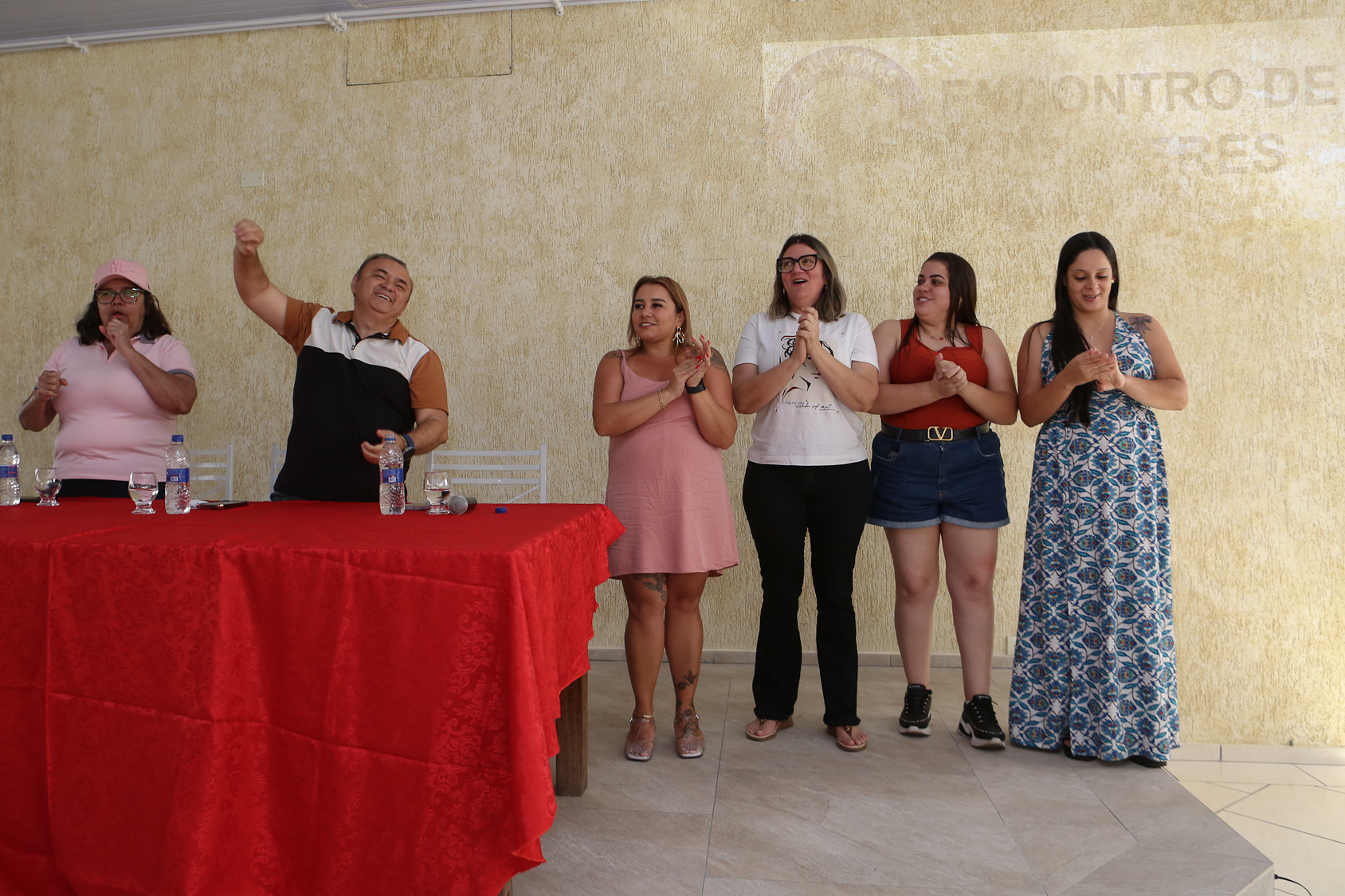 Encontro de mulheres da categoria química do ABC para debater a importância do voto feminino.