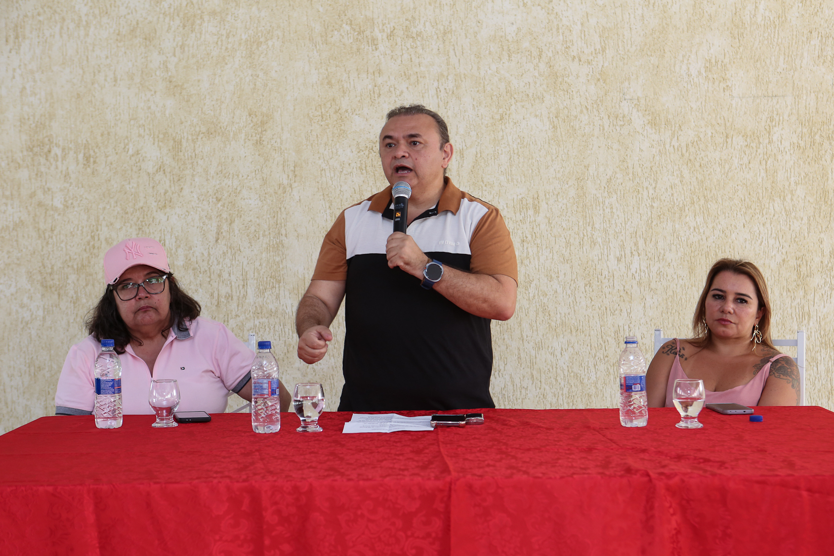 Encontro de mulheres da categoria química do ABC para debater a importância do voto feminino.