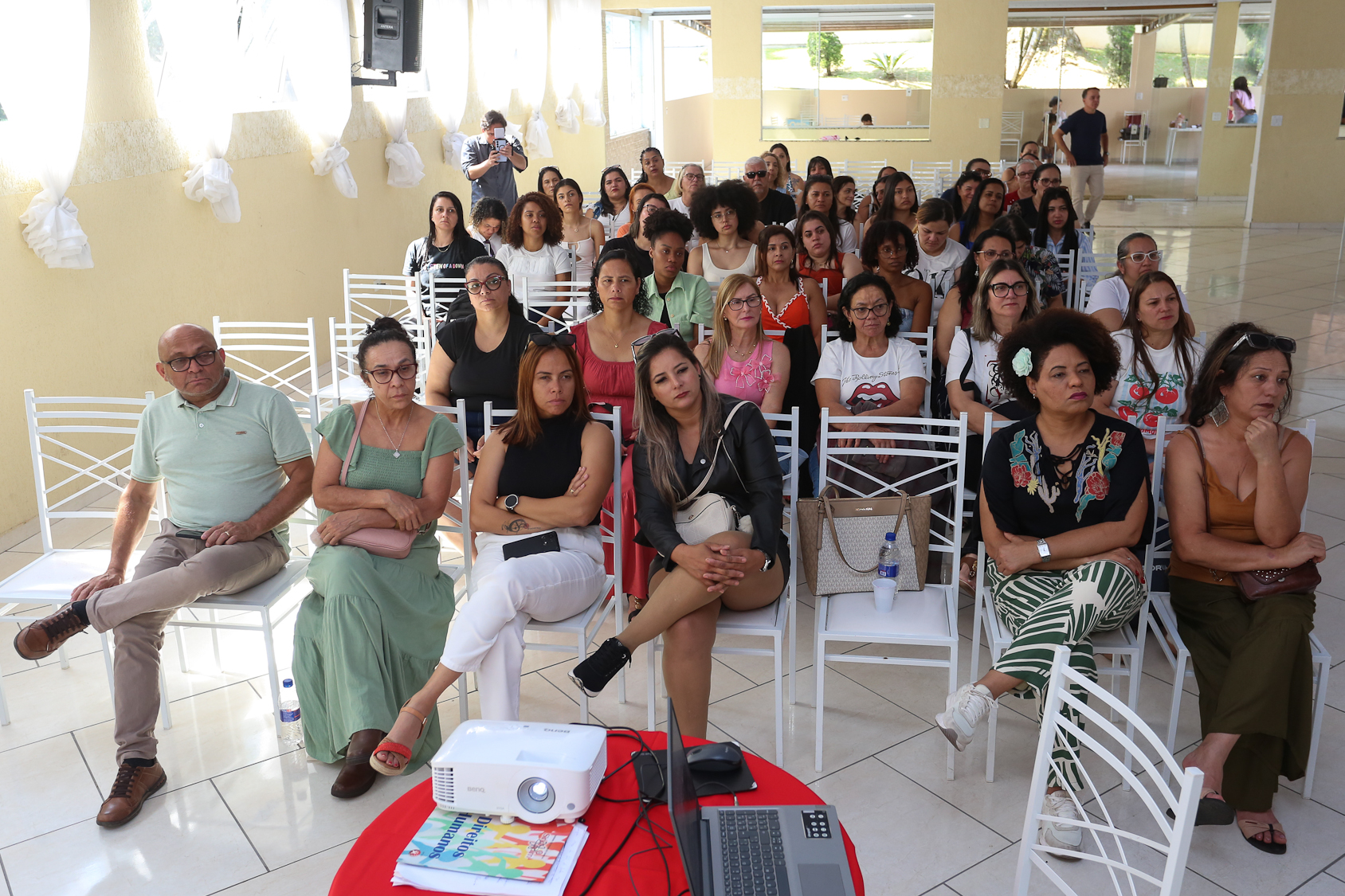 Encontro de mulheres da categoria química do ABC para debater a importância do voto feminino.