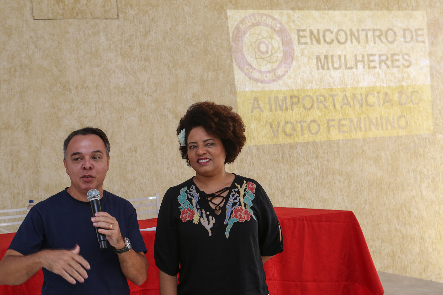 Encontro de mulheres da categoria química do ABC para debater a importância do voto feminino.