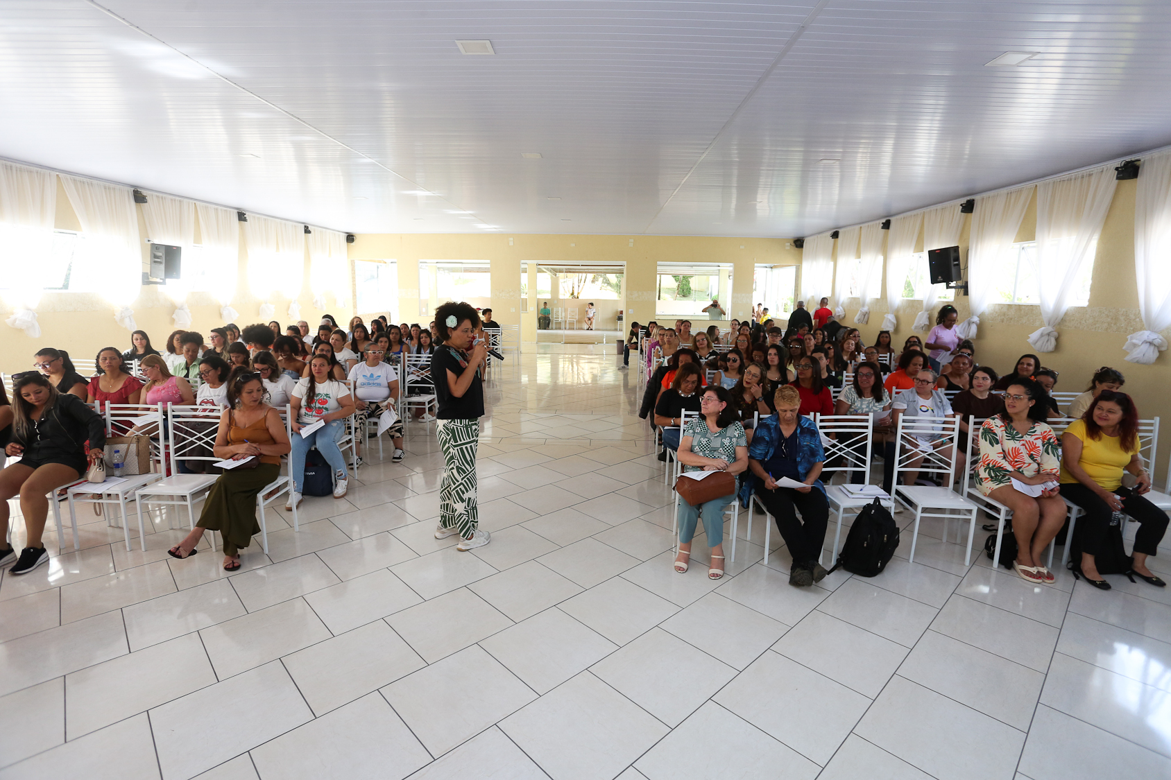 Encontro de mulheres da categoria química do ABC para debater a importância do voto feminino.