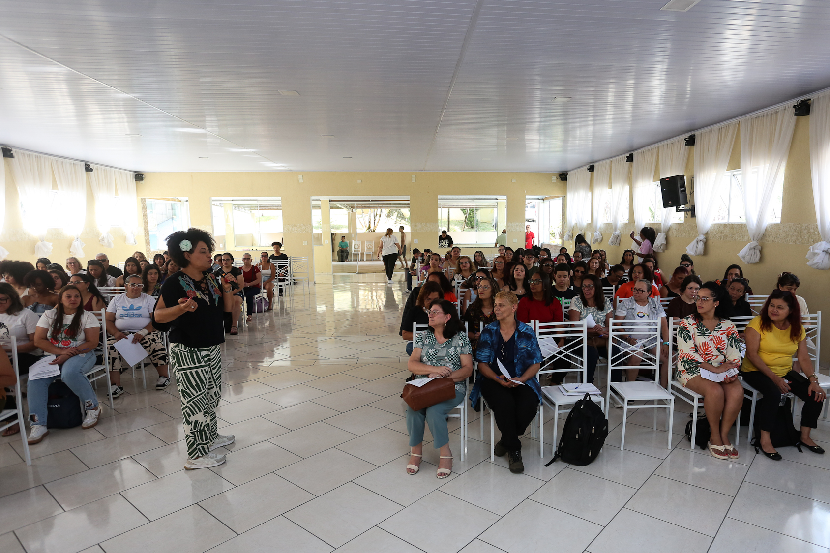 Encontro de mulheres da categoria química do ABC para debater a importância do voto feminino.